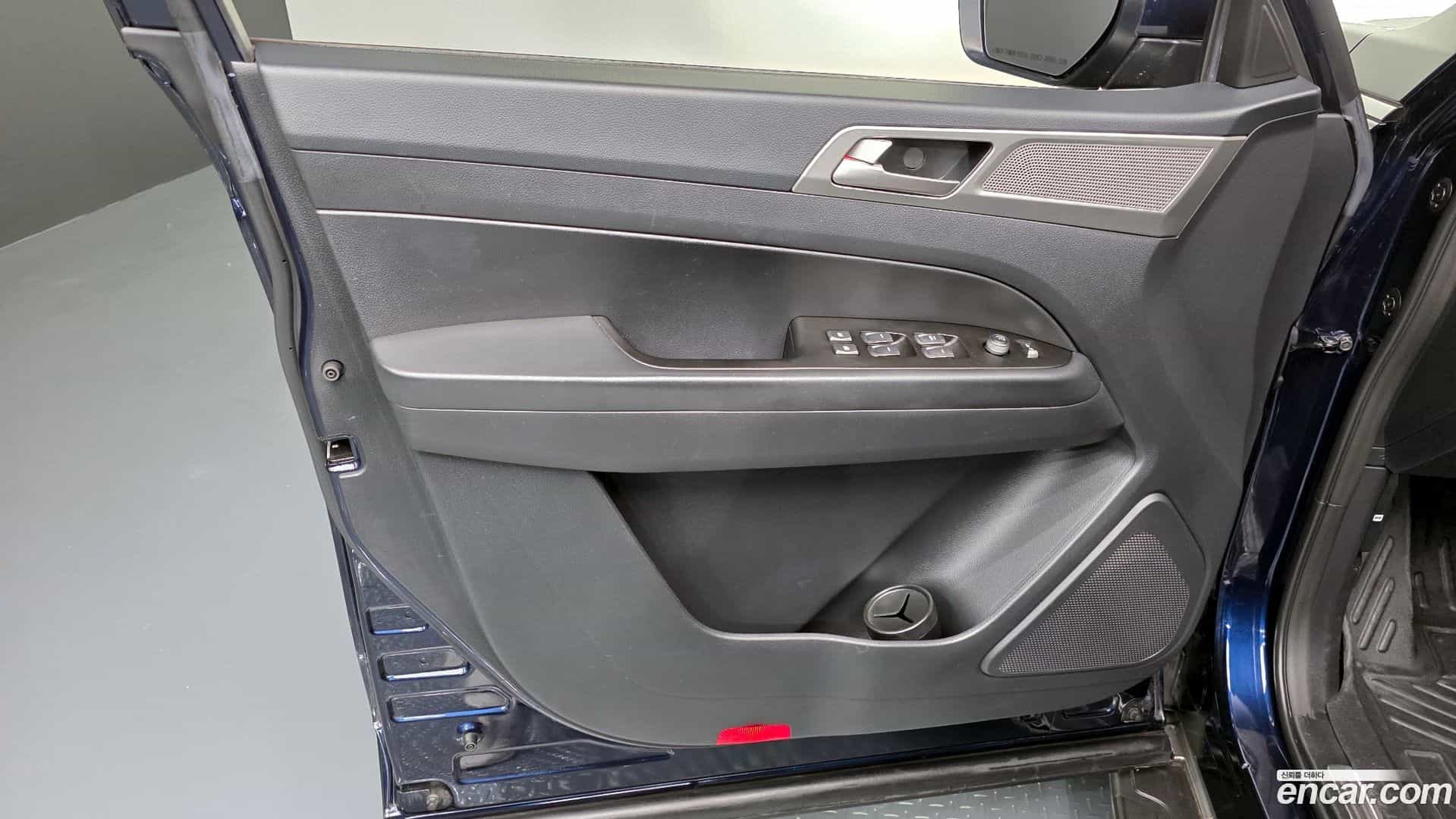 Rexton KG Mobility 2018.6-INNER-034