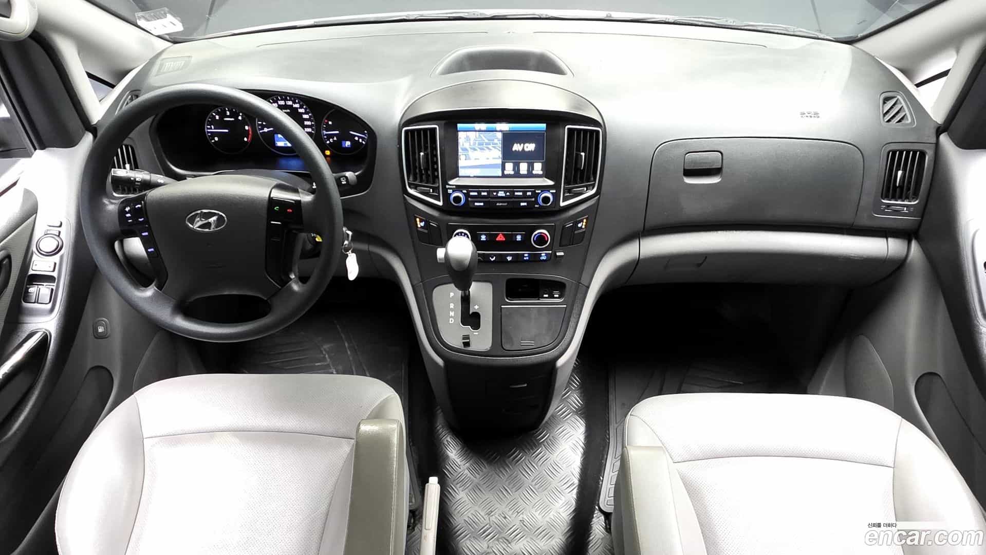 Starex Hyundai 2018.2-INNER-007