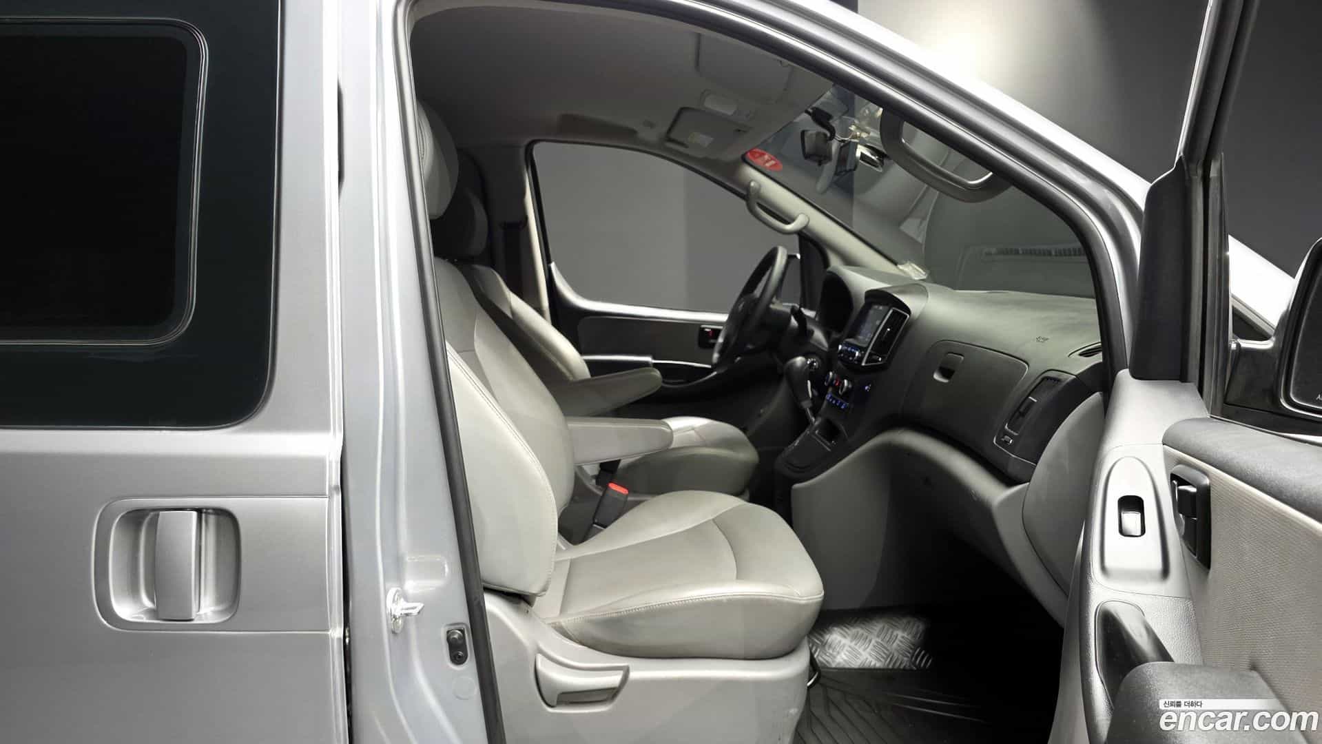 Starex Hyundai 2018.2-OPTION-016