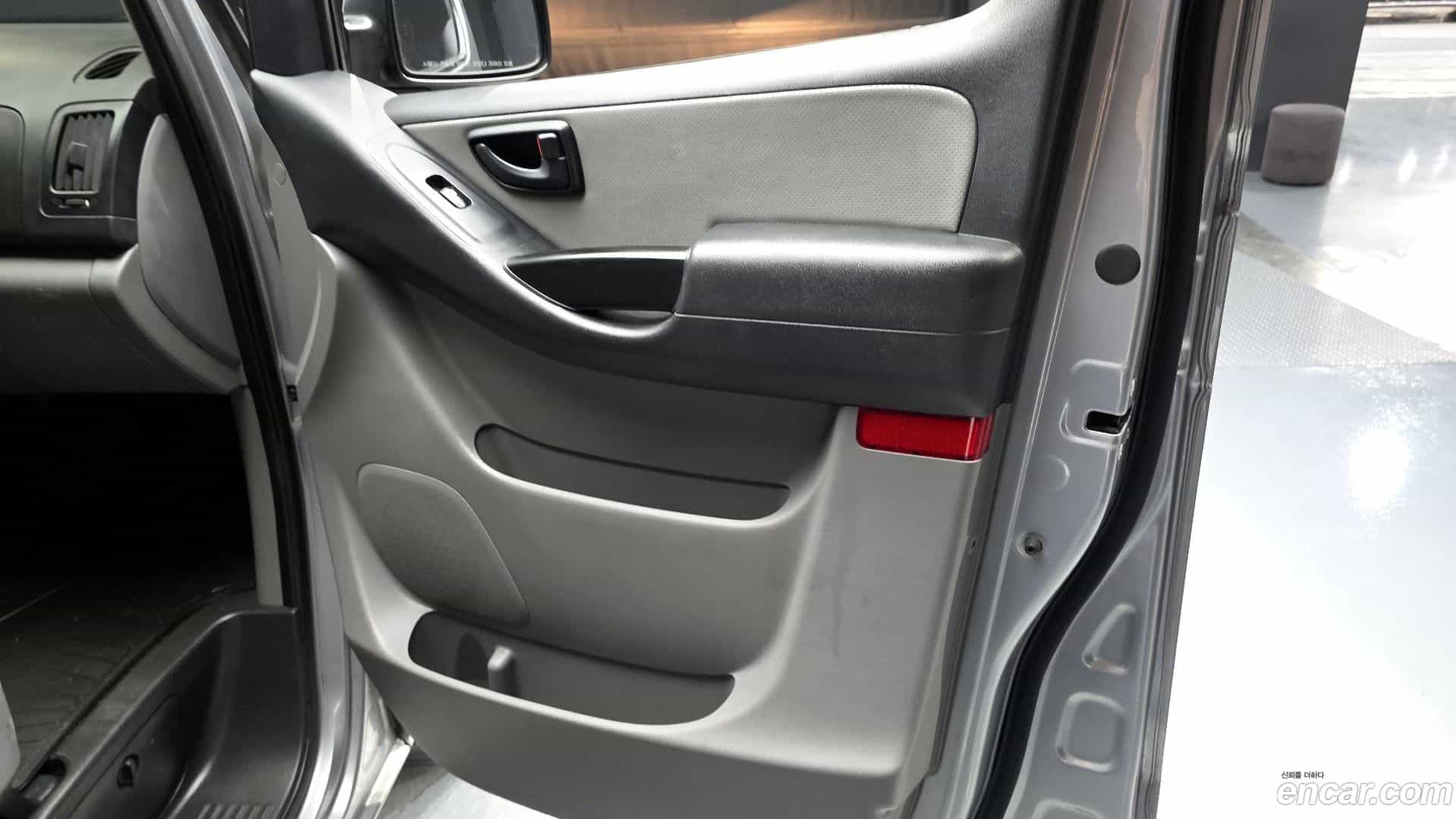 Starex Hyundai 2018.2-INNER-034