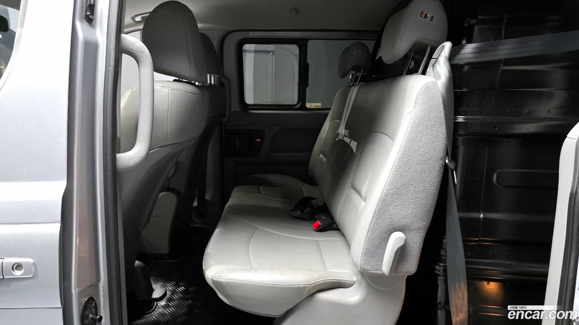 Starex Hyundai 2018.2-INNER-036