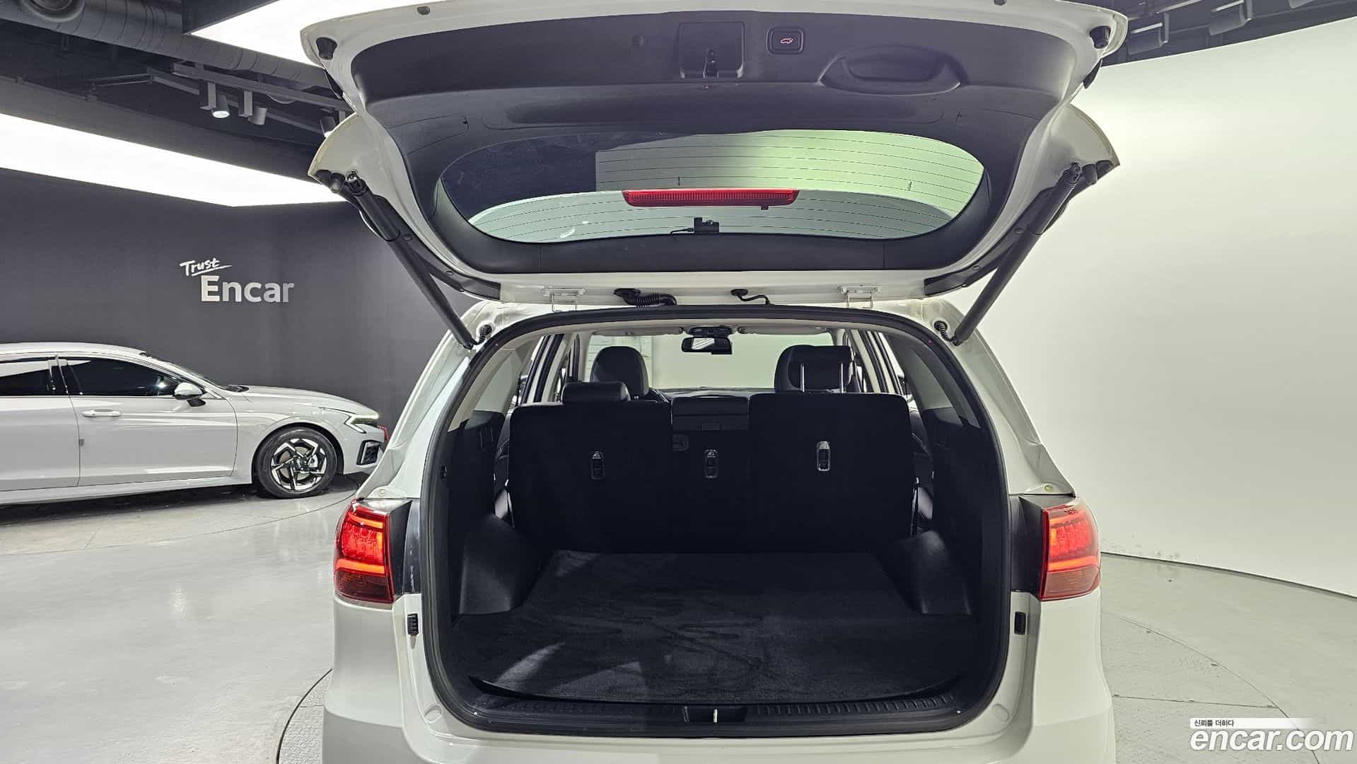 Sorento Kia 2018.6-OPTION-024