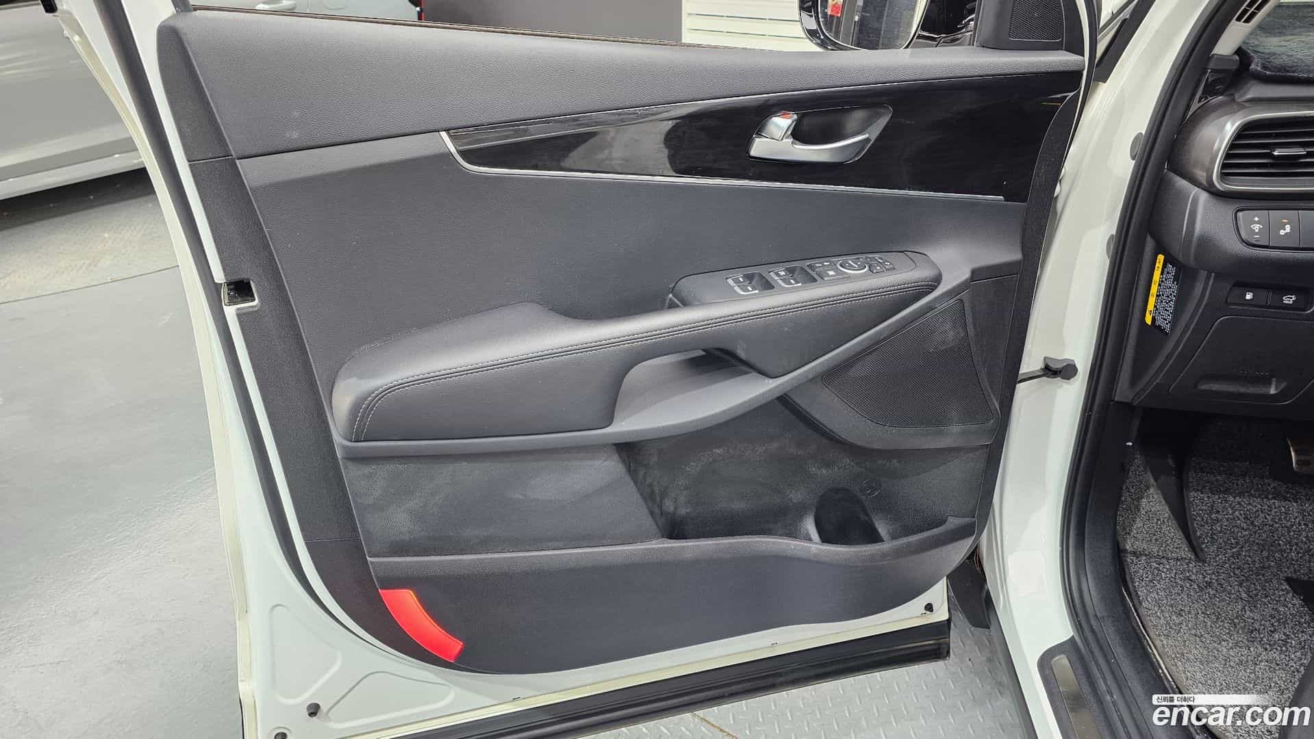 Sorento Kia 2018.6-INNER-034