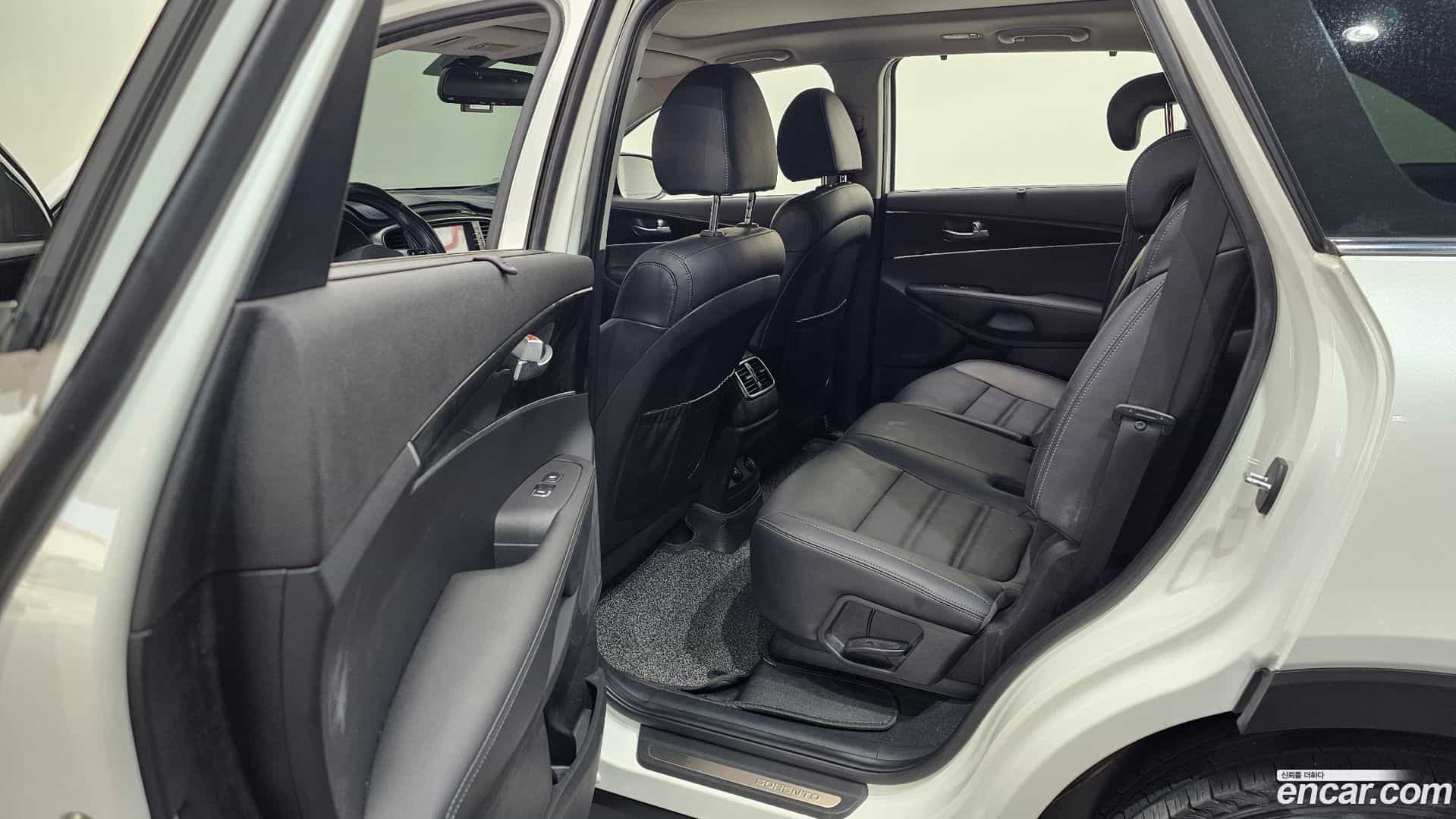 Sorento Kia 2018.6-INNER-036