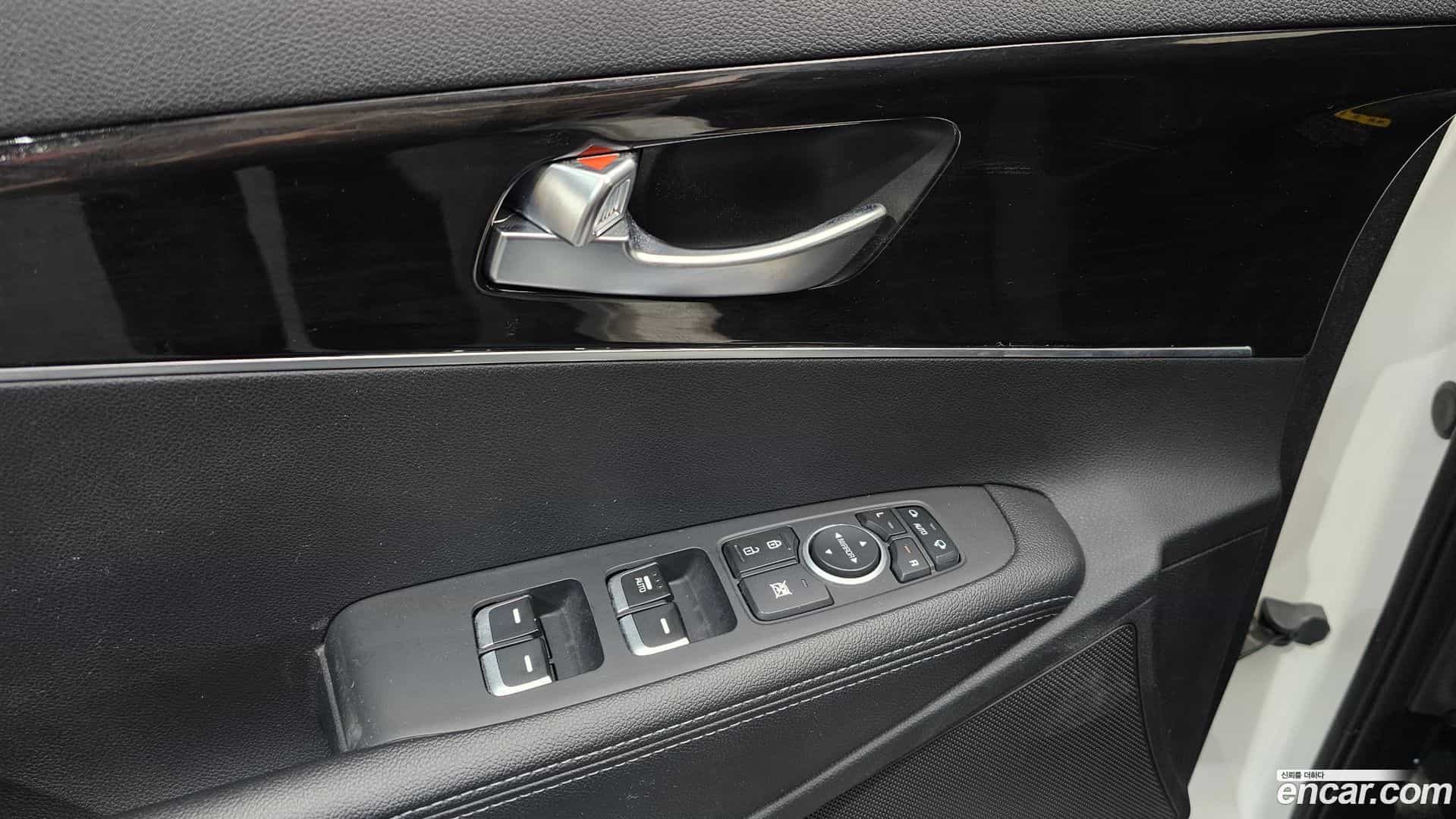 Sorento Kia 2018.6-OPTION-041