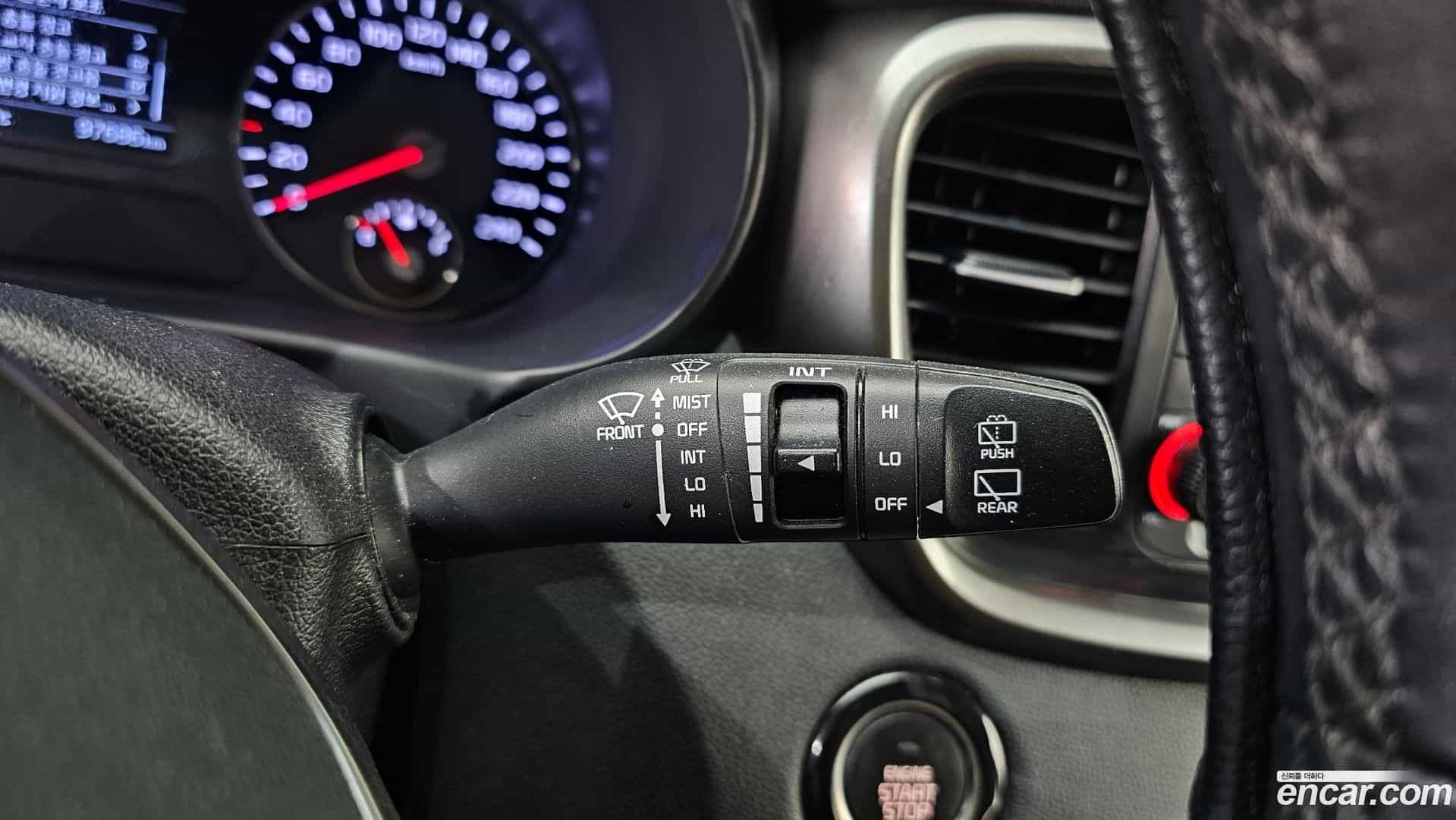 Sorento Kia 2018.6-OPTION-042