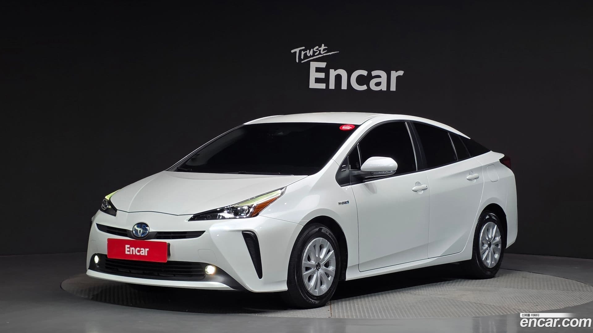 Main__Slider__Photo:Prius Toyota 2022.6-0
