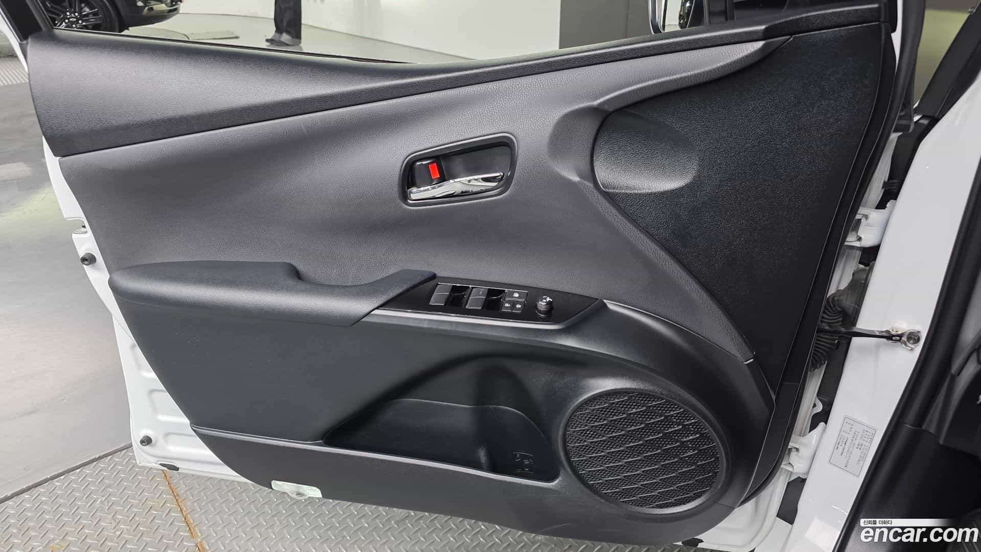 Prius Toyota 2022.6-INNER-034