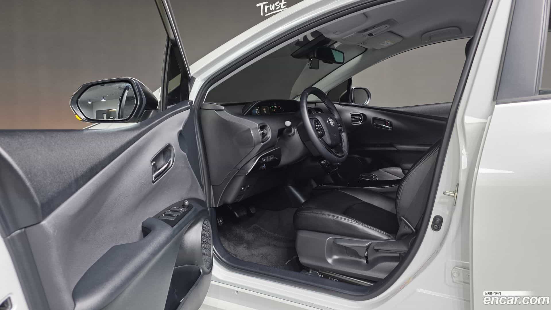 Prius Toyota 2022.6-INNER-036