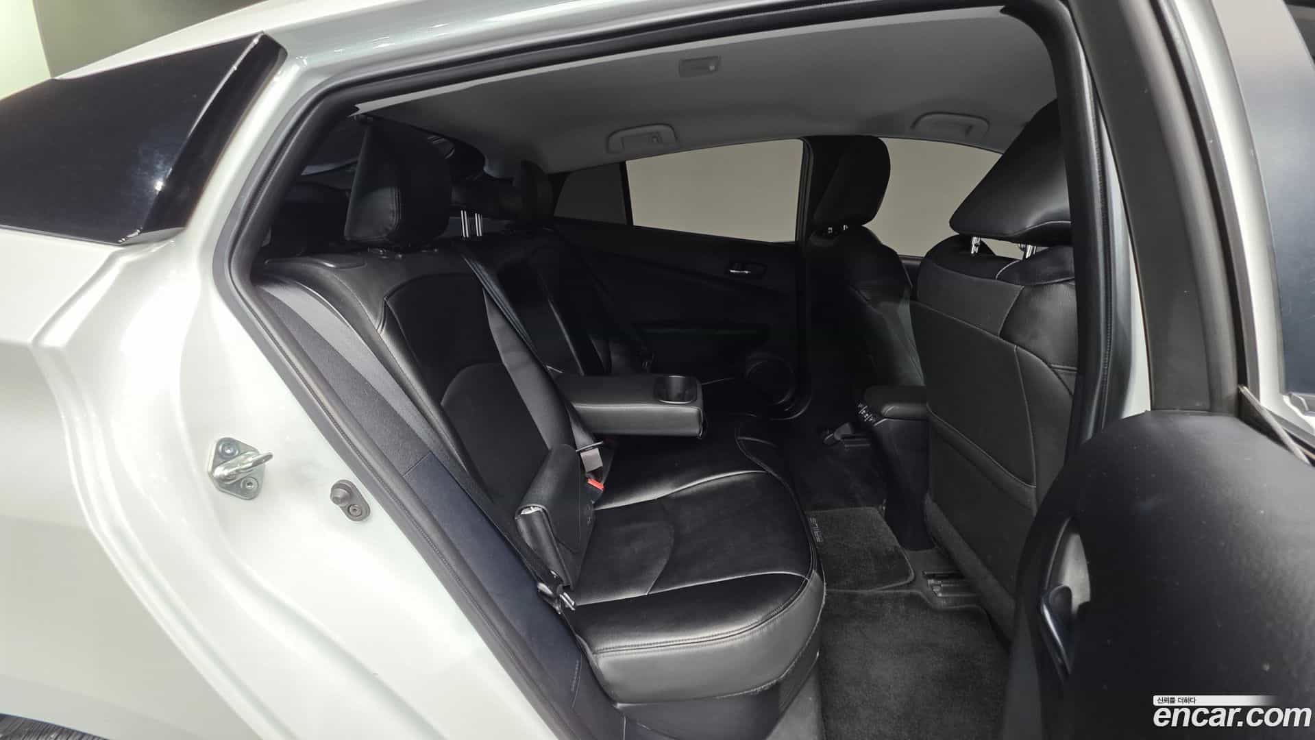 Prius Toyota 2022.6-OPTION-044