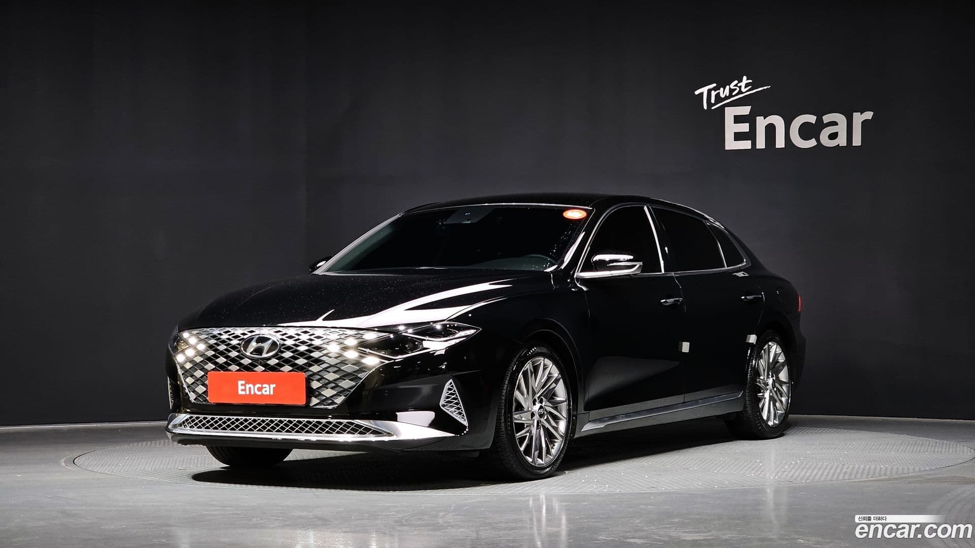 Main__Slider__Photo:Grandeur Hyundai 2021.1-0