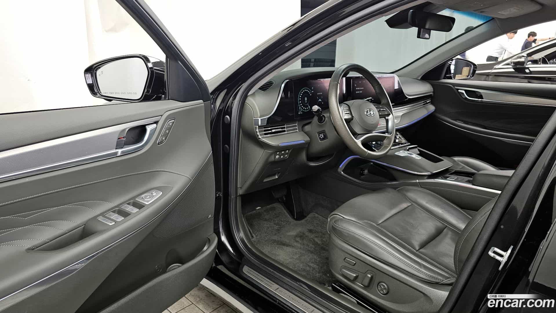 Grandeur Hyundai 2021.1-INNER-010