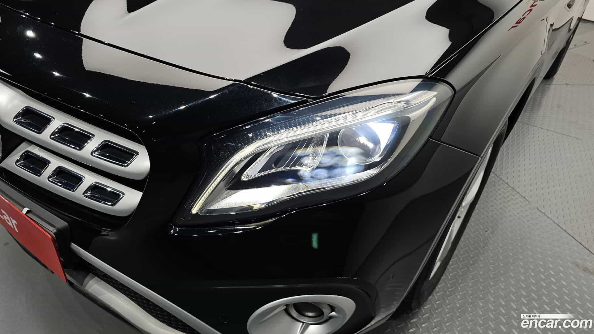 GLA-Class Mercedes-Benz 2018.10-OUTER-032