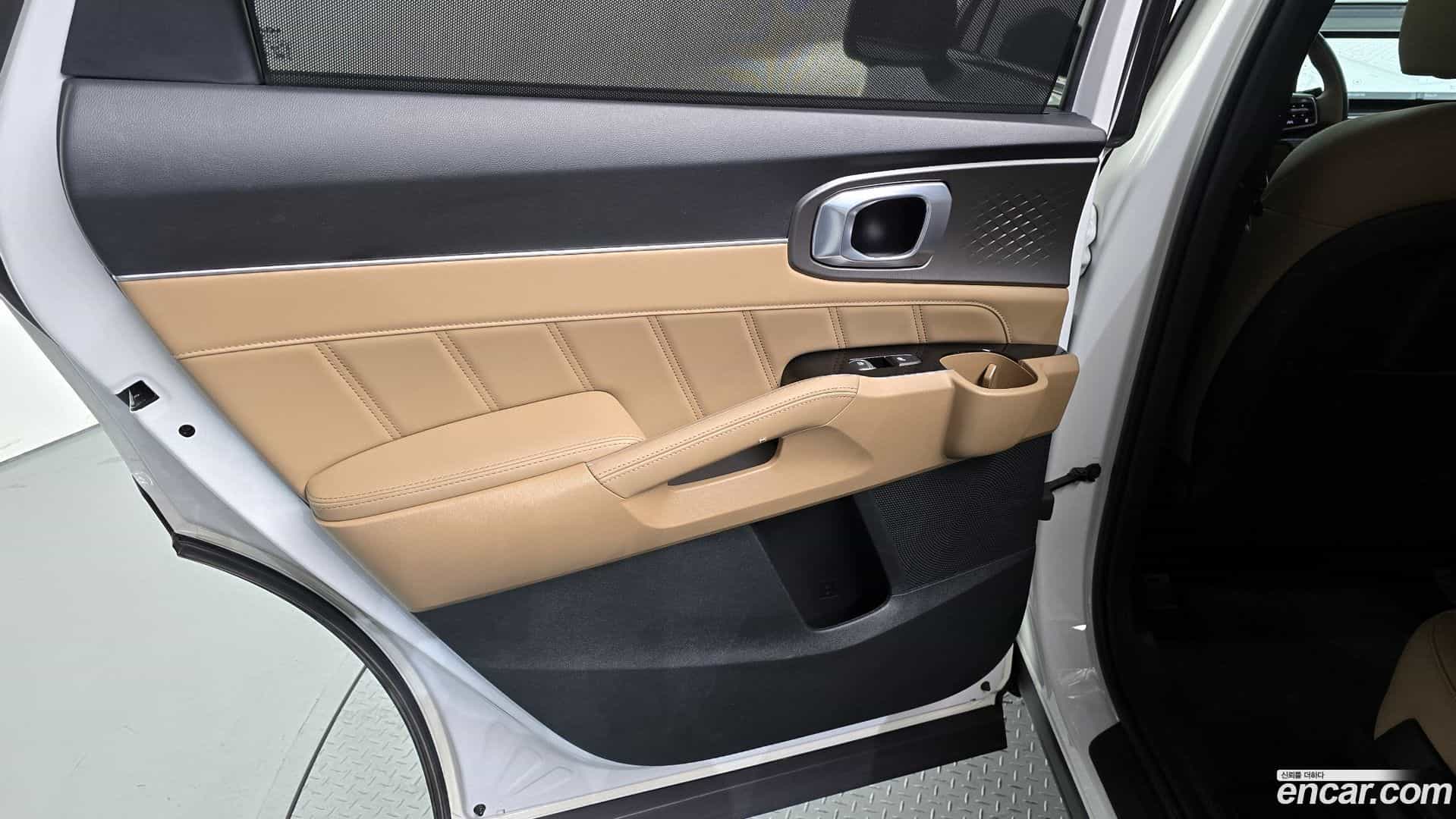 Sorento Kia 2023.8-INNER-035