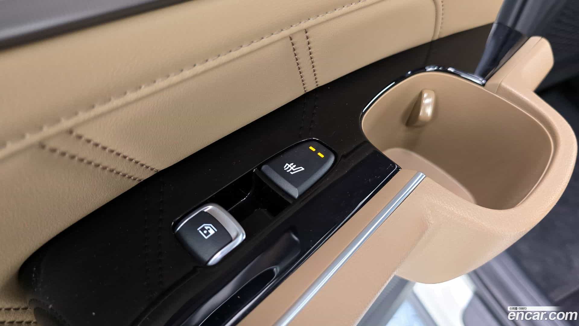 Sorento Kia 2023.8-OPTION-040