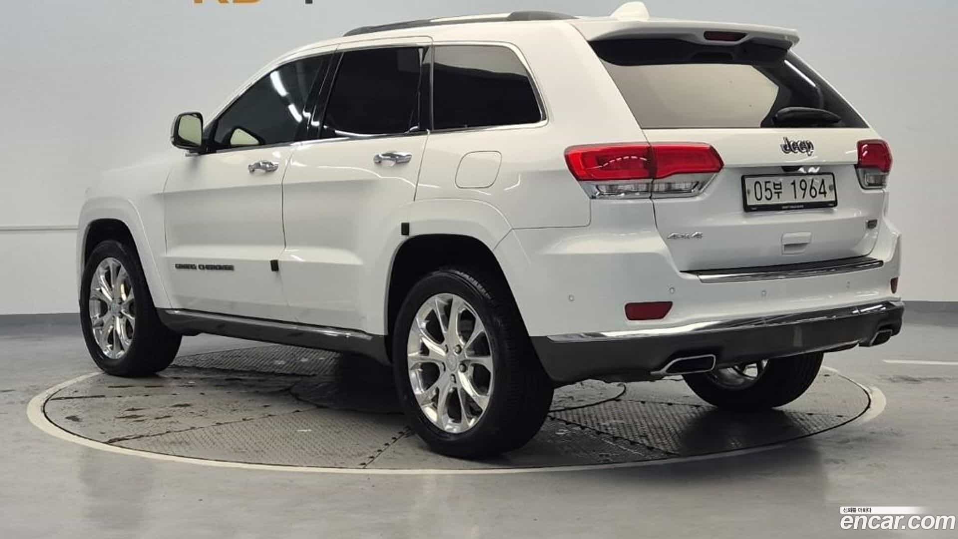 Cherokee Jeep 2019.6-OUTER-002
