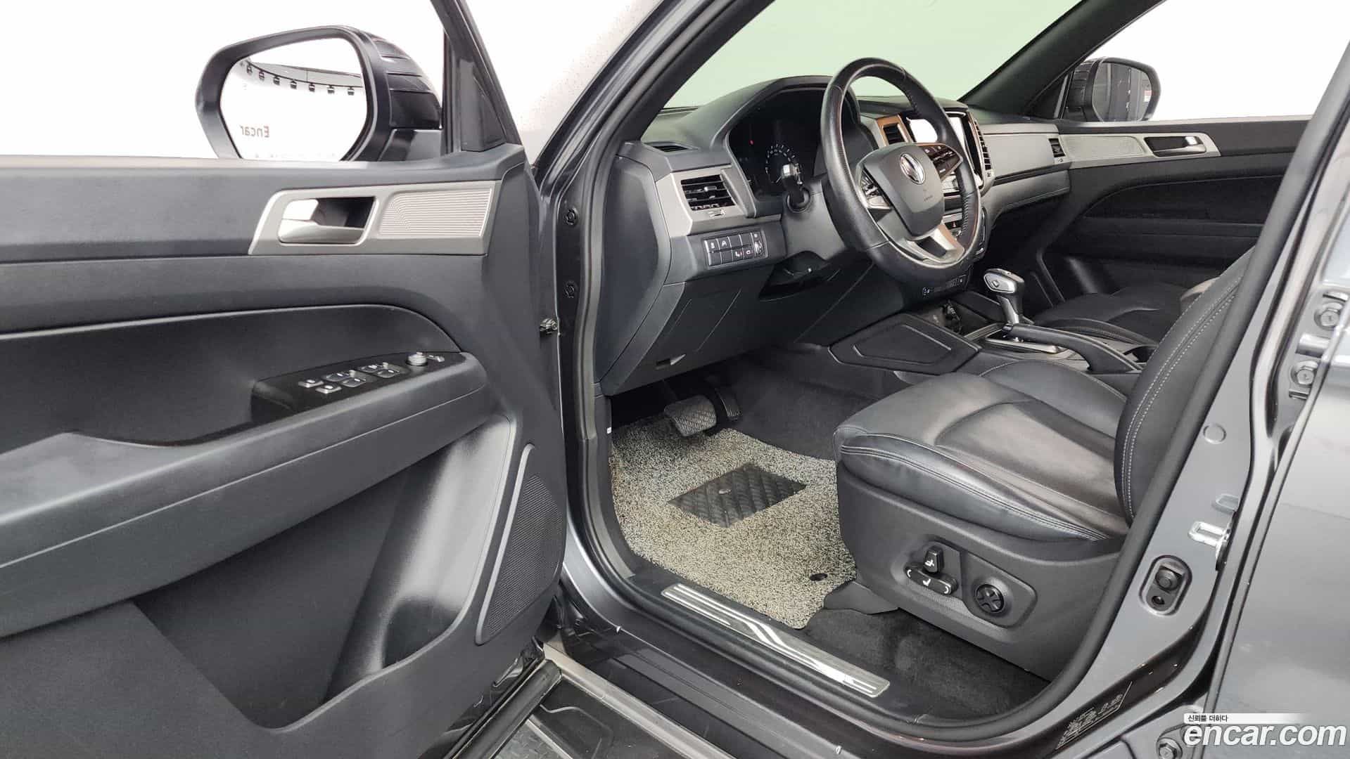 Rexton KG Mobility 2019.5-INNER-010
