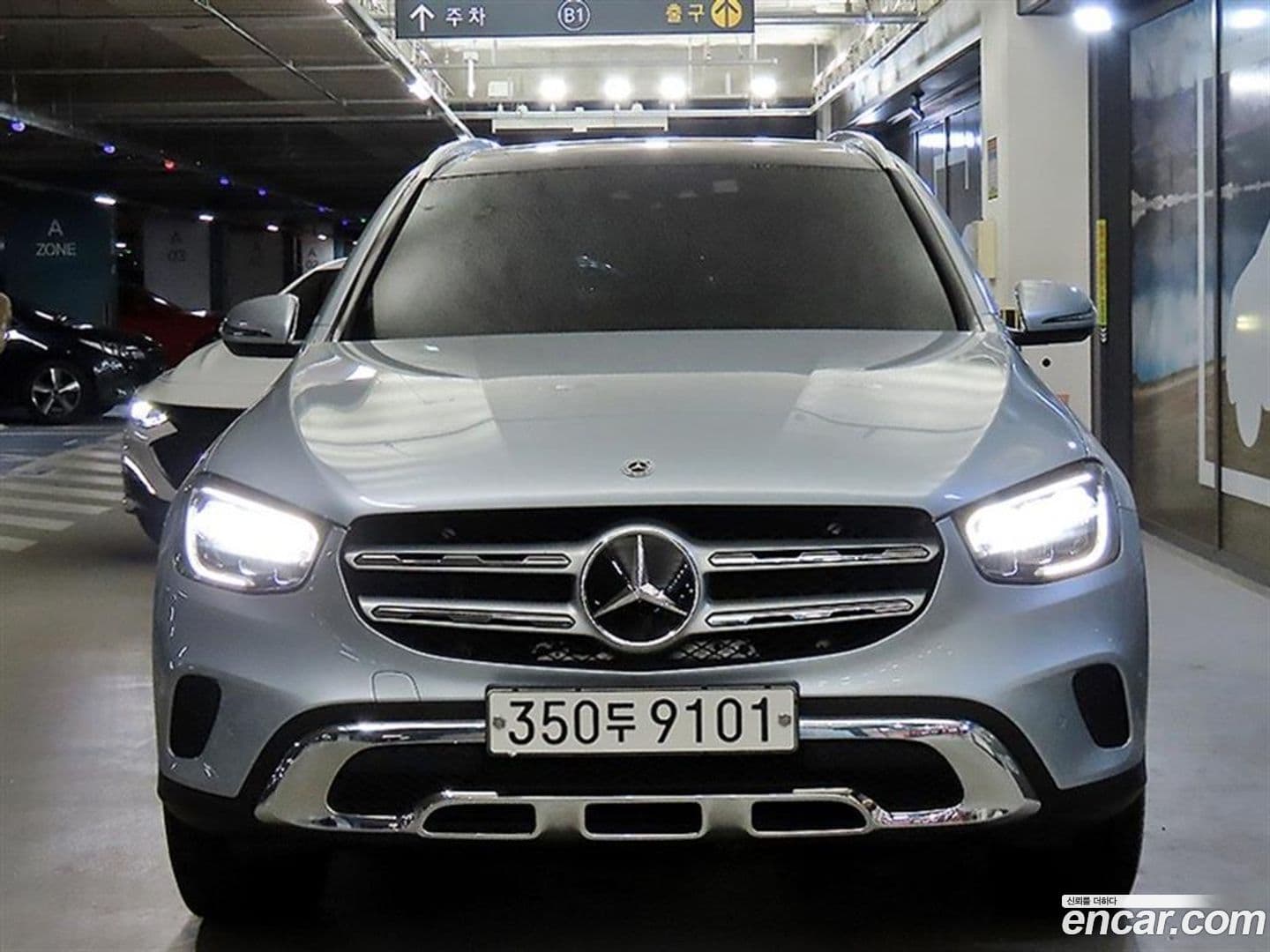Main__Slider__Photo:GLC-Class Mercedes-Benz 2021.11-0