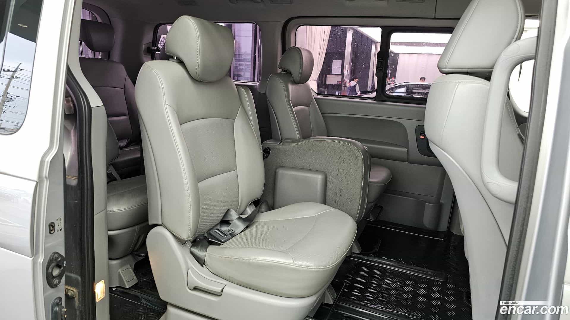 Starex Hyundai 2017.8-OPTION-016
