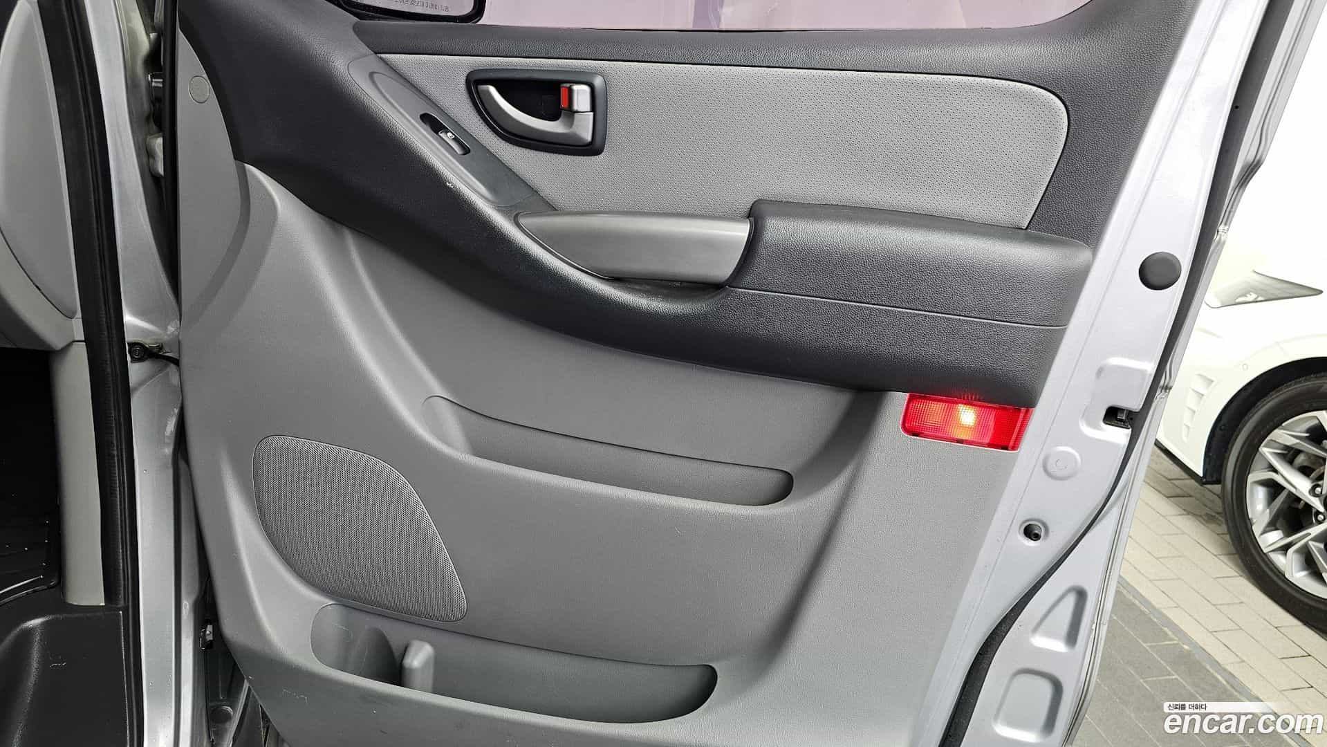 Starex Hyundai 2017.8-INNER-035