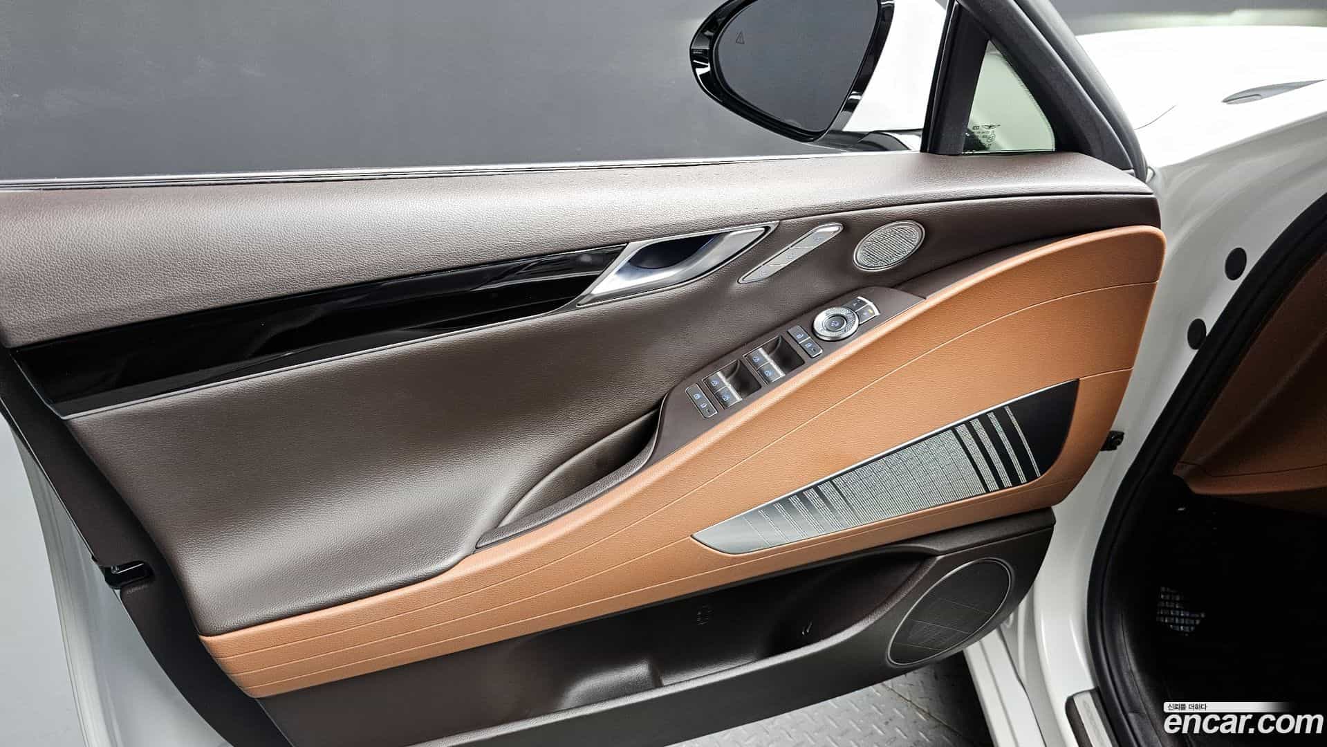 G80 Genesis 2024.11-INNER-034