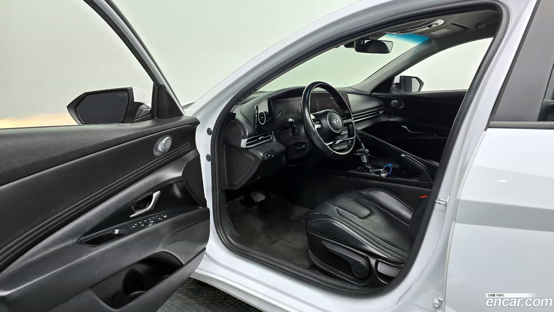 AVANTE Hyundai 2021.5-INNER-010