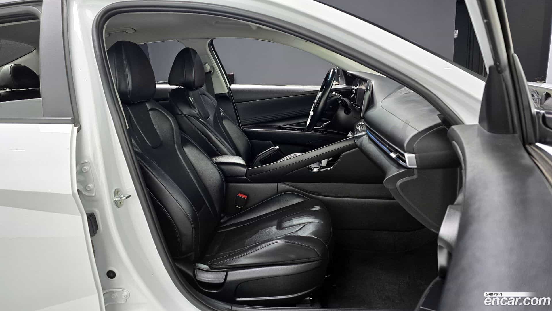 AVANTE Hyundai 2021.5-OPTION-015