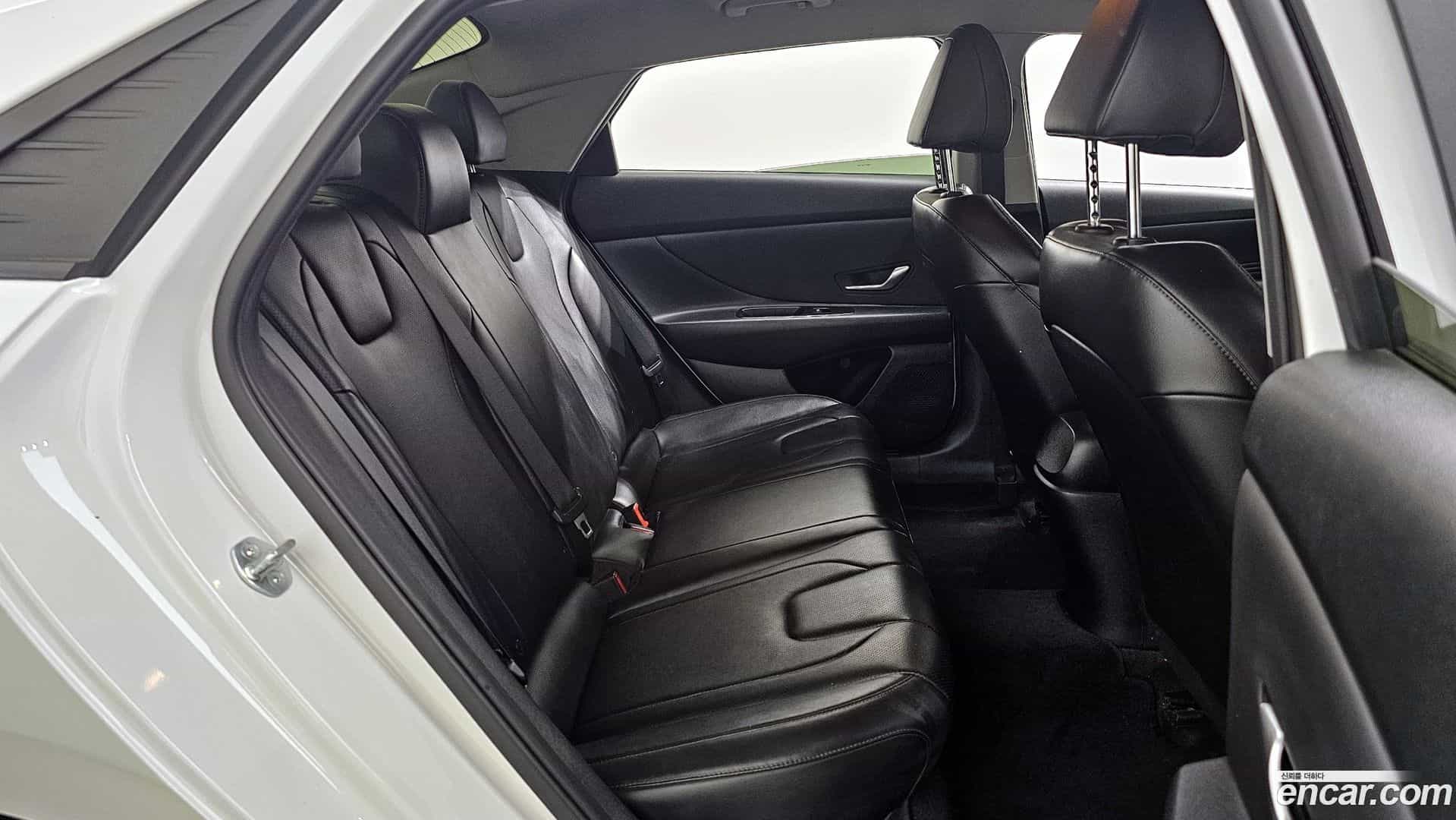 AVANTE Hyundai 2023.1-OPTION-016