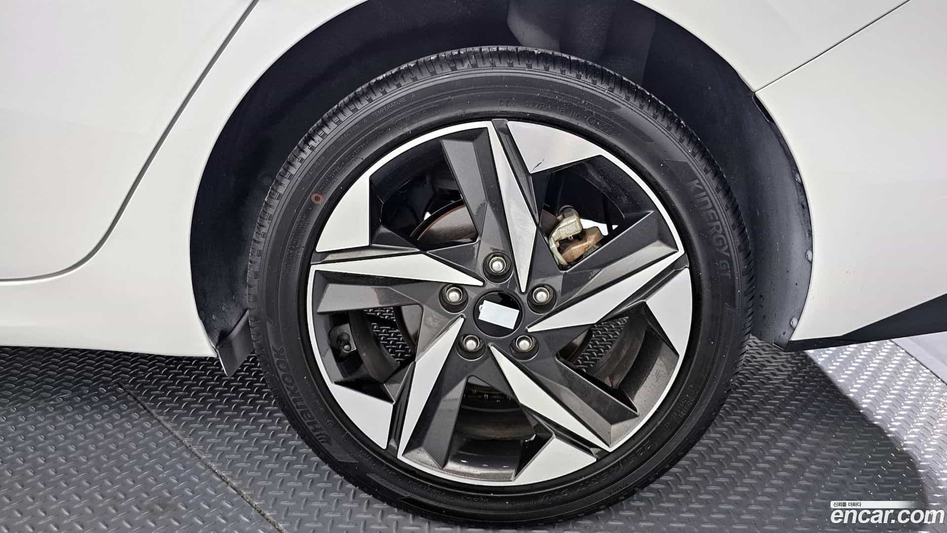 AVANTE Hyundai 2023.1-OUTER-031