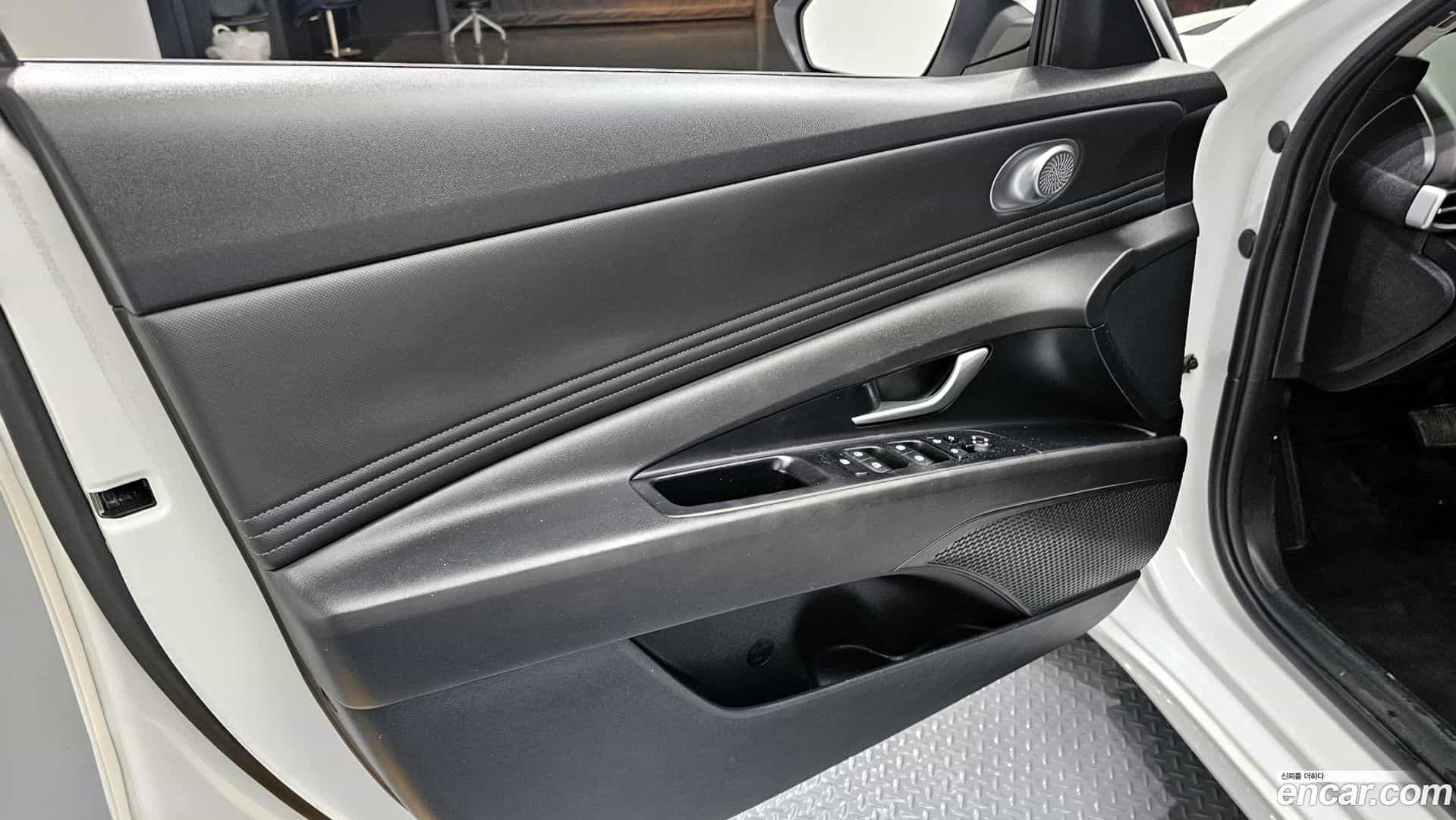 AVANTE Hyundai 2023.1-INNER-034