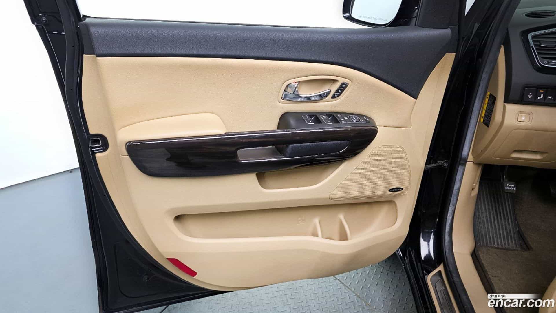 Canival Kia 2015.8-INNER-034