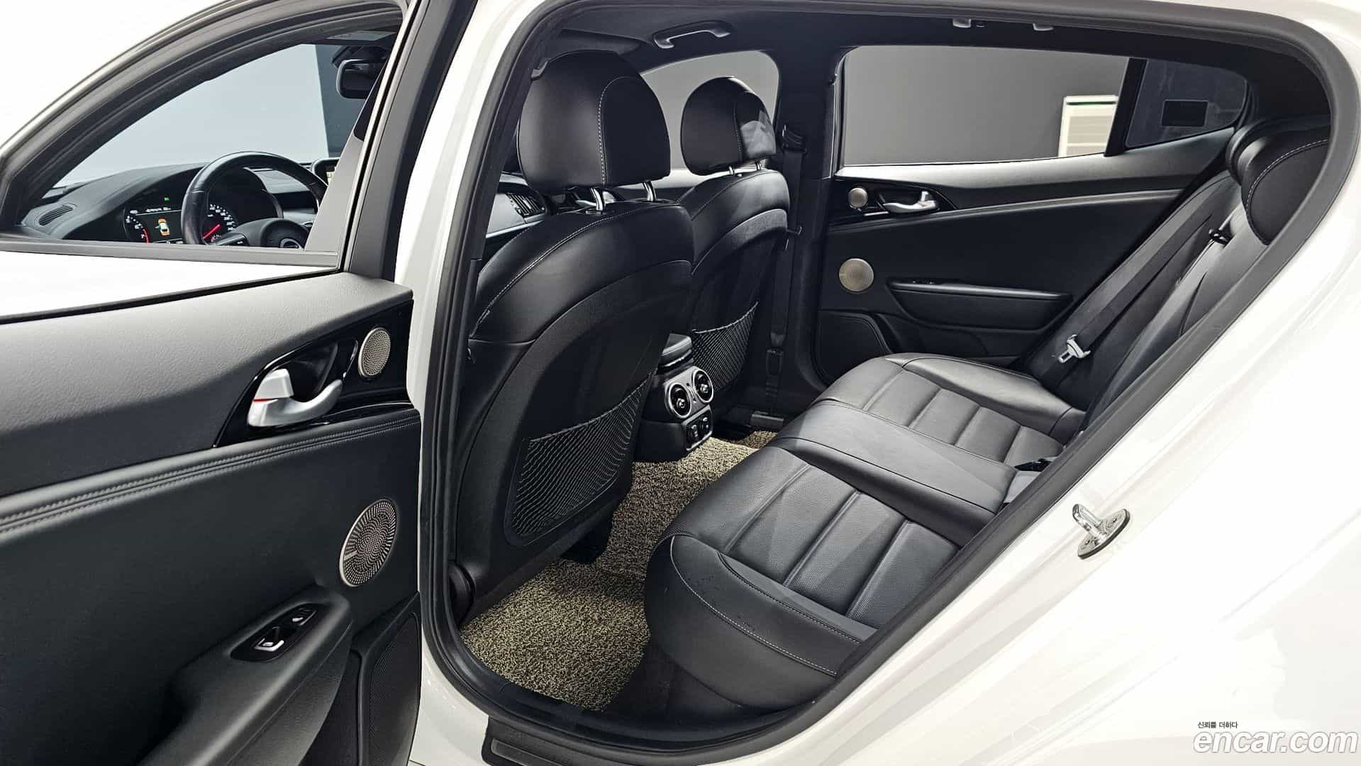 Stinger Kia 2017.10-OPTION-015