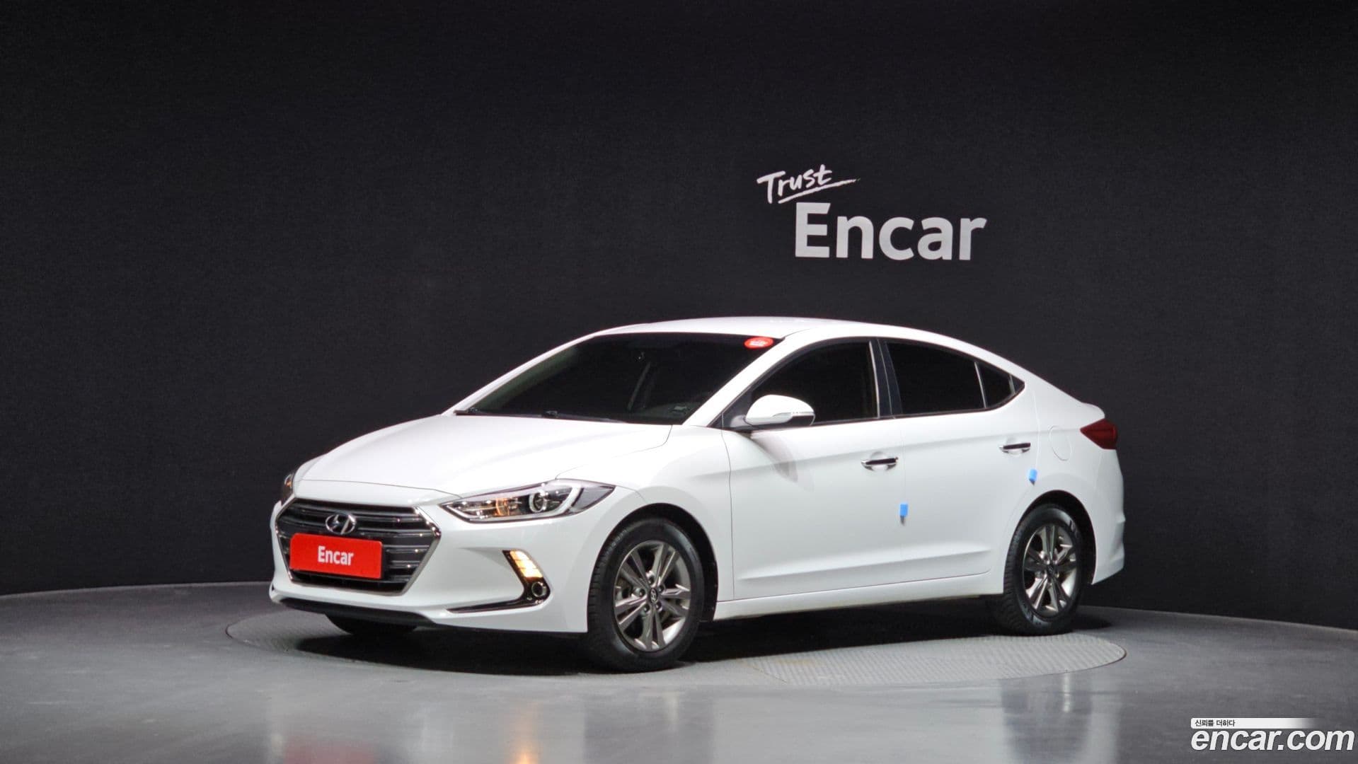 Main__Slider__Photo:AVANTE Hyundai 2015.10-0