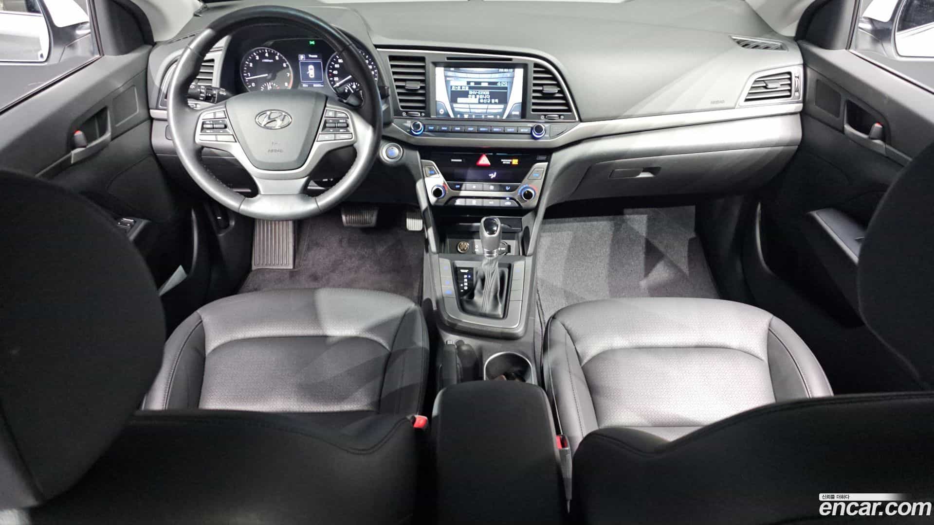 AVANTE Hyundai 2015.10-INNER-007