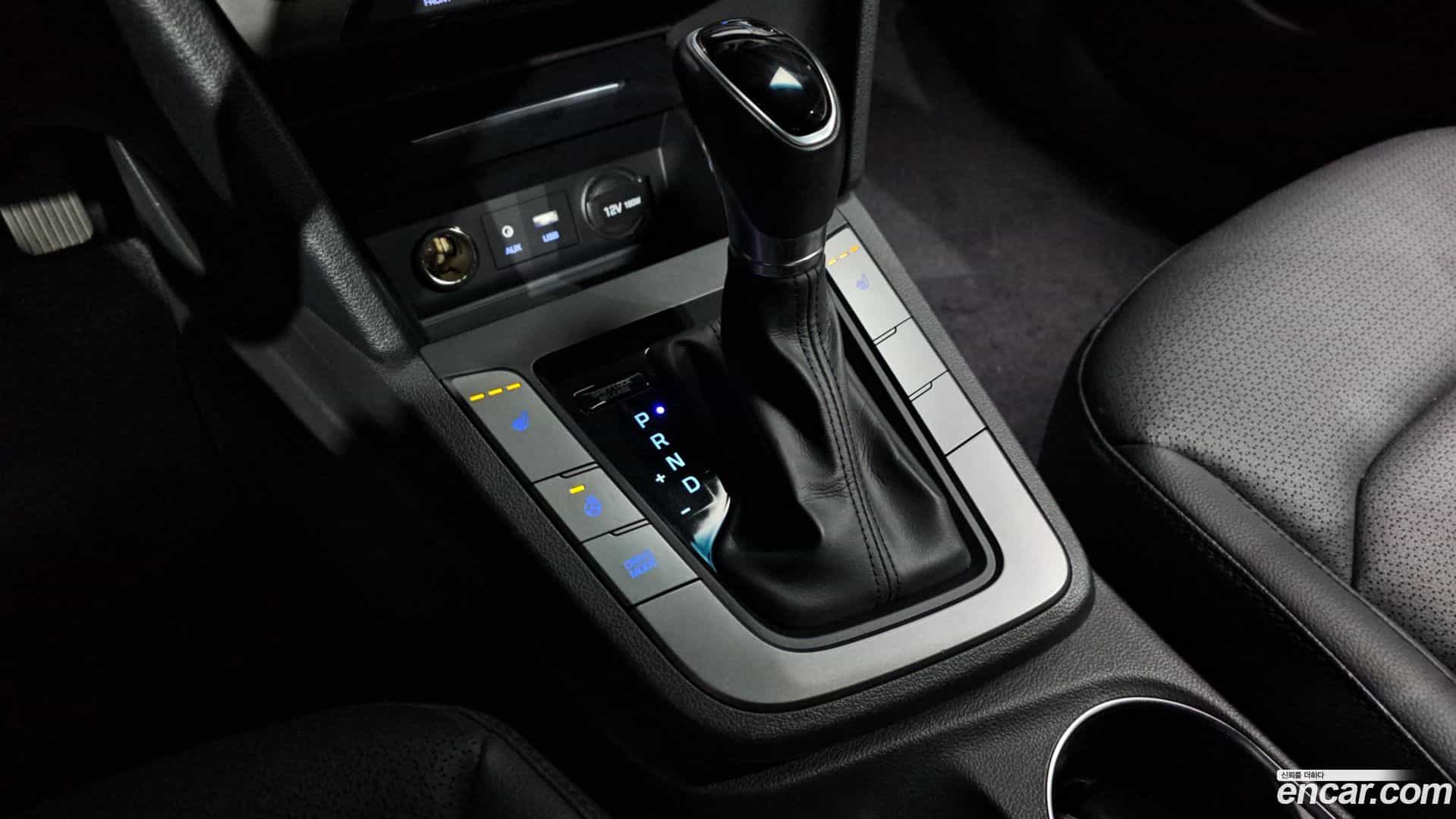 AVANTE Hyundai 2015.10-INNER-009