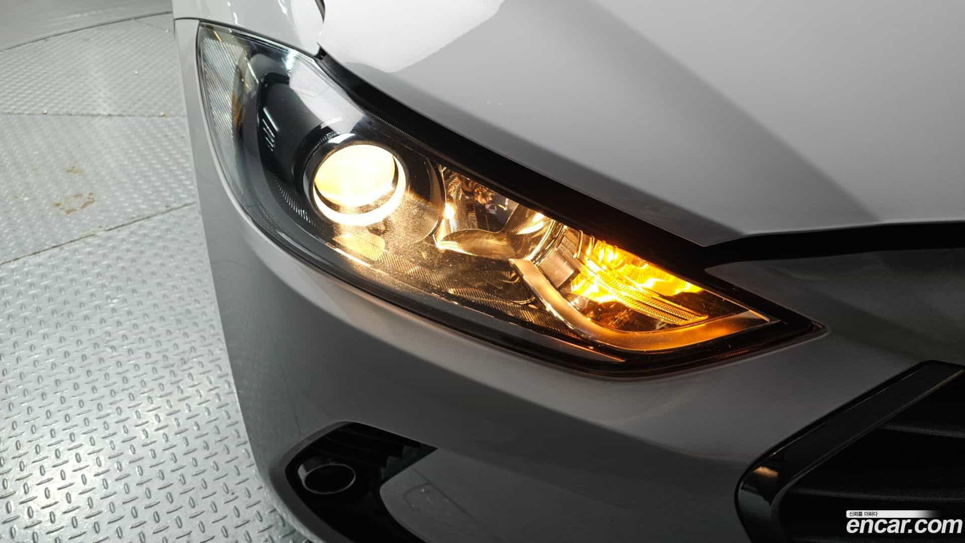AVANTE Hyundai 2015.10-OUTER-032