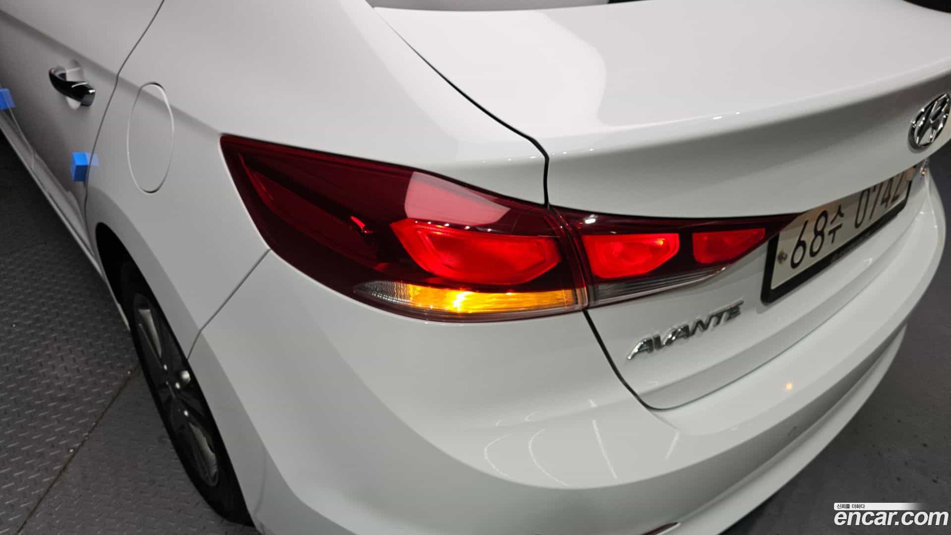 AVANTE Hyundai 2015.10-OUTER-033