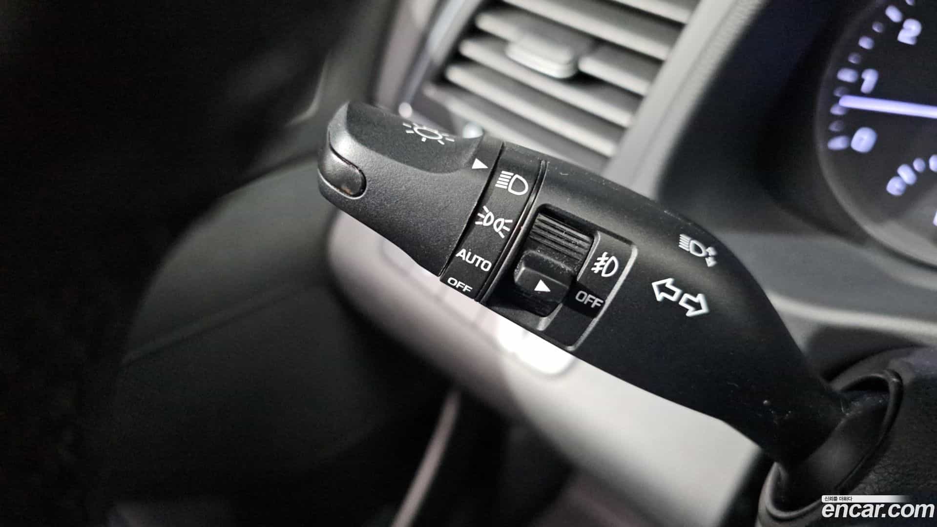 AVANTE Hyundai 2015.10-OPTION-042