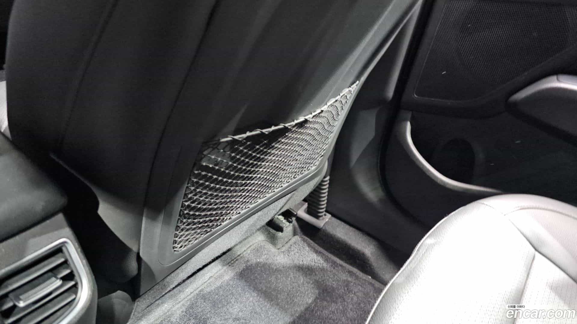 AVANTE Hyundai 2015.10-OPTION-043