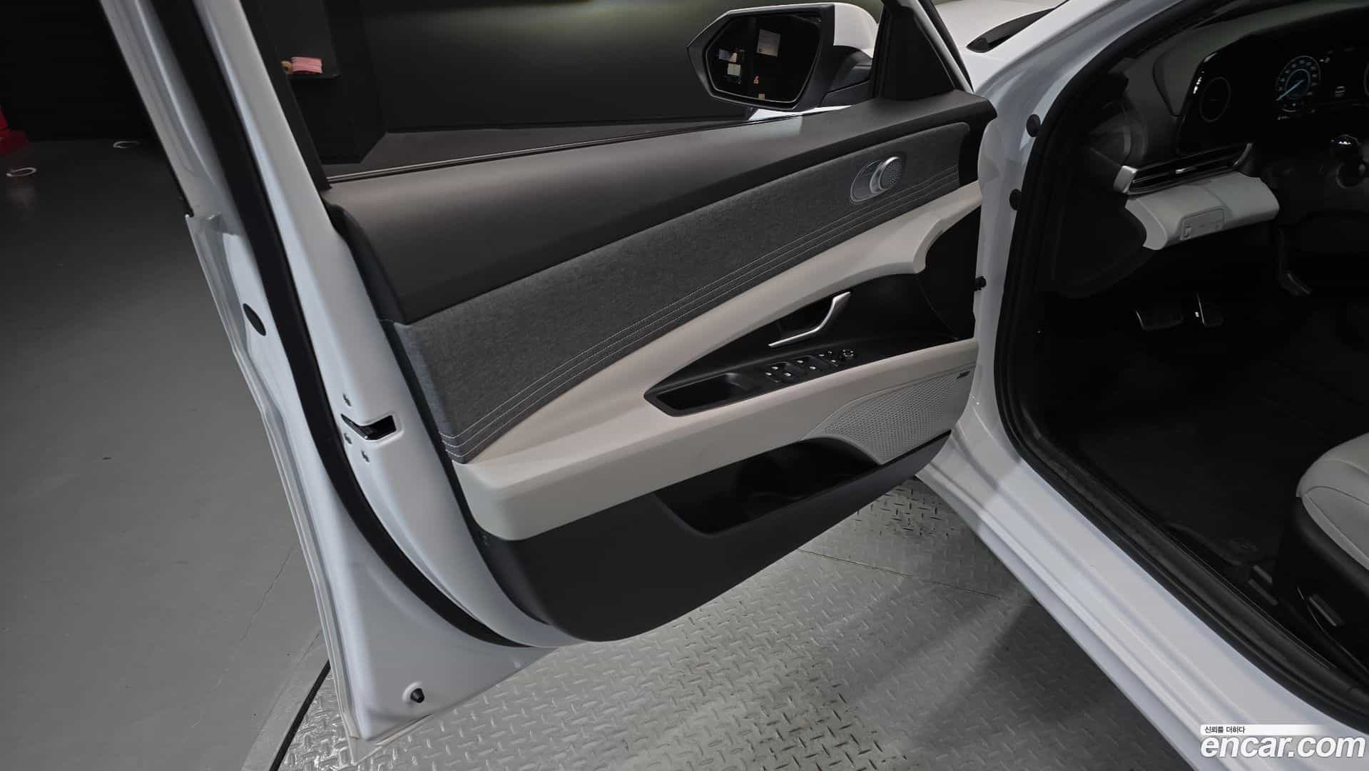 AVANTE Hyundai 2022.10-INNER-034