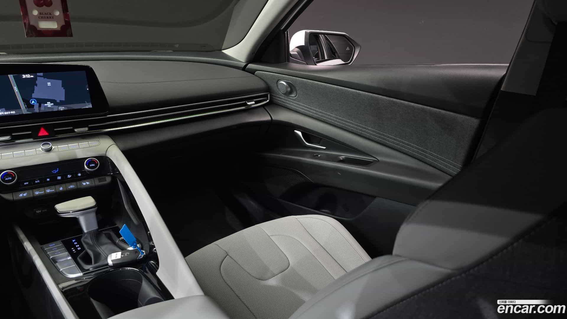 AVANTE Hyundai 2022.10-INNER-036