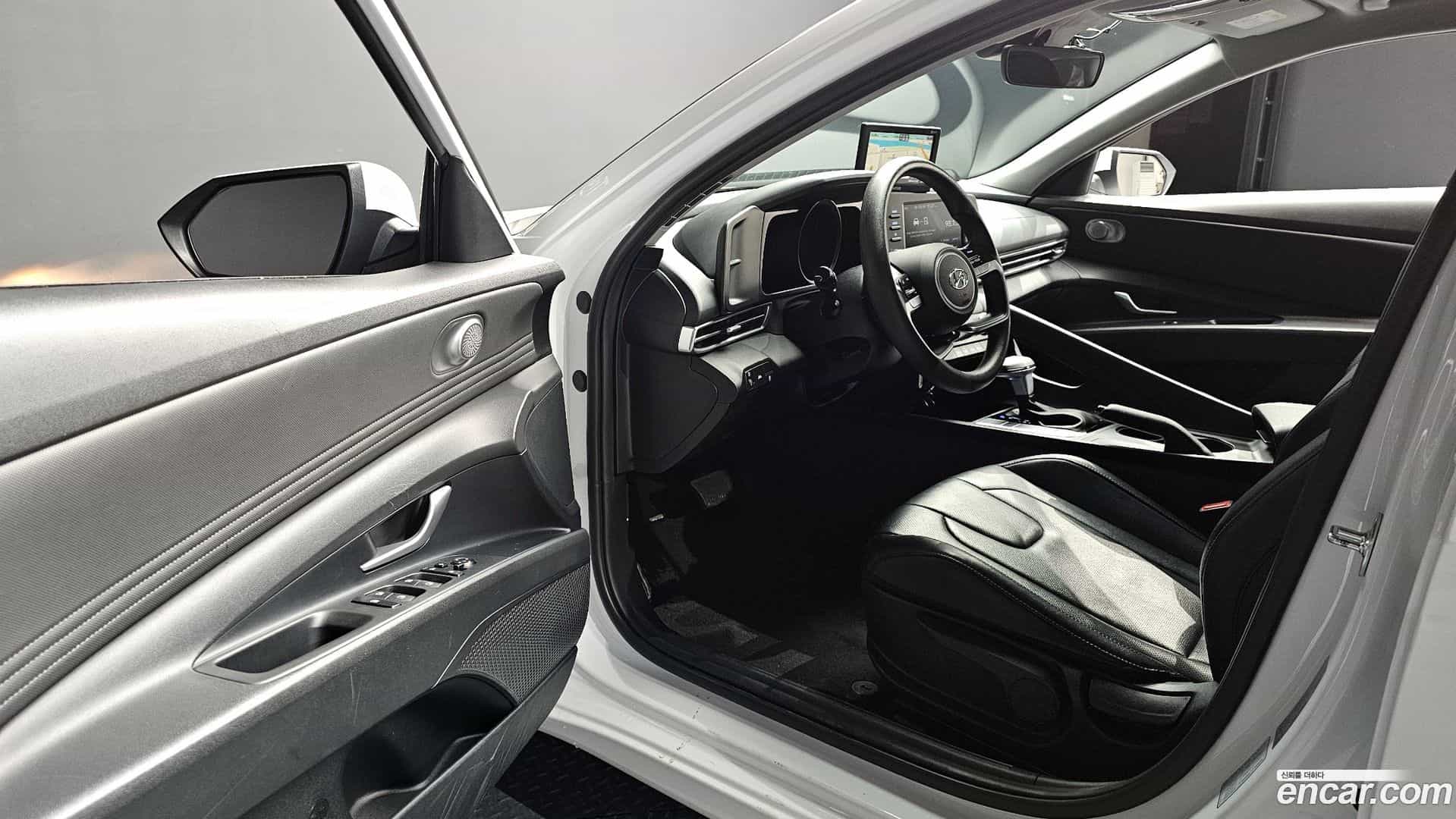 AVANTE Hyundai 2022.5-INNER-010