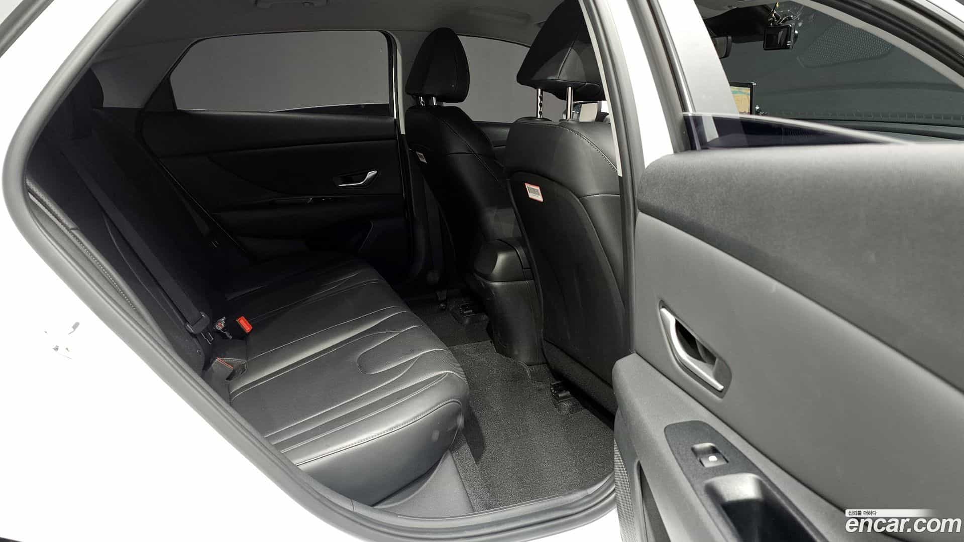 AVANTE Hyundai 2022.5-OPTION-016