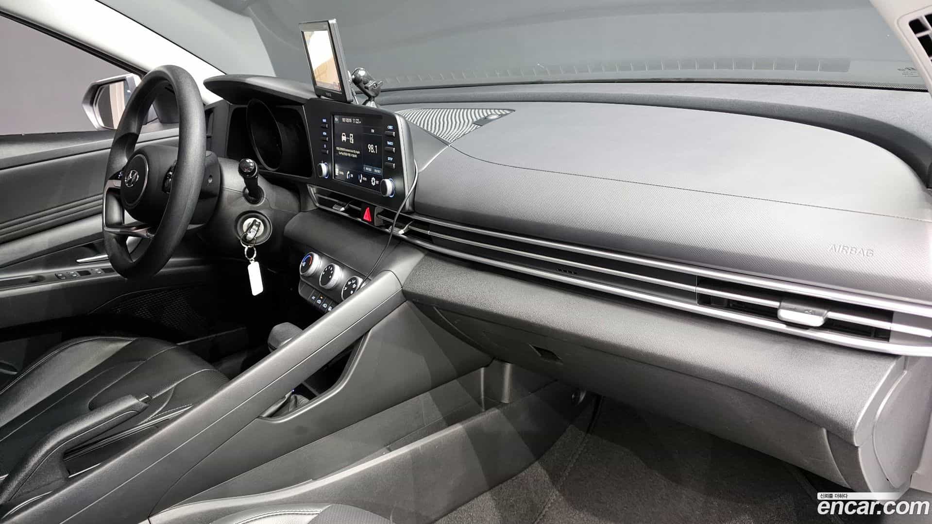 AVANTE Hyundai 2022.5-OPTION-040