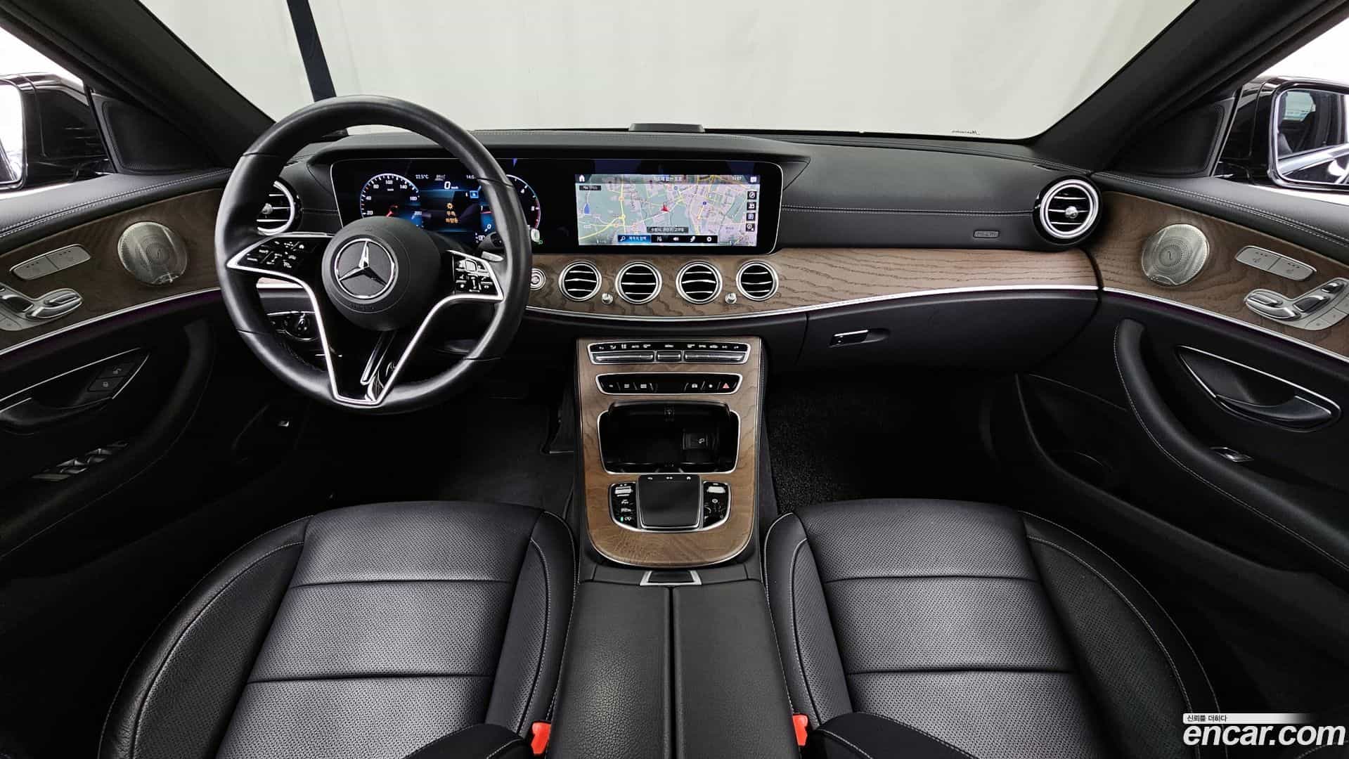 E-Class Mercedes-Benz 2022.0-INNER-007