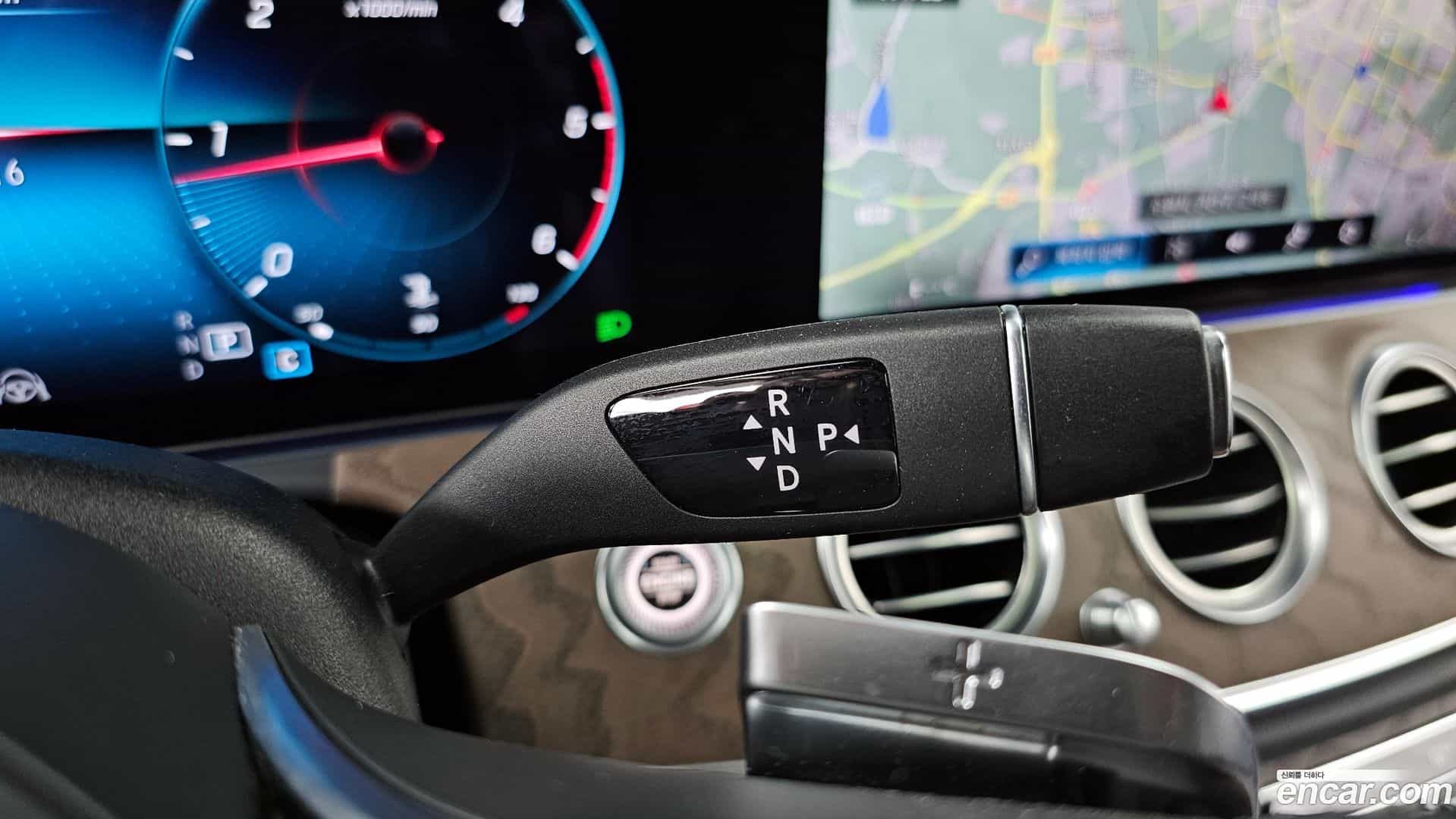 E-Class Mercedes-Benz 2022.0-INNER-009