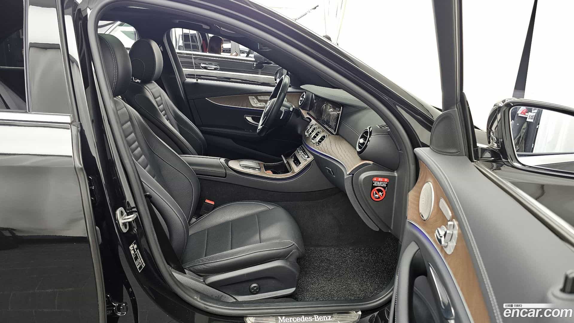 E-Class Mercedes-Benz 2022.0-OPTION-015