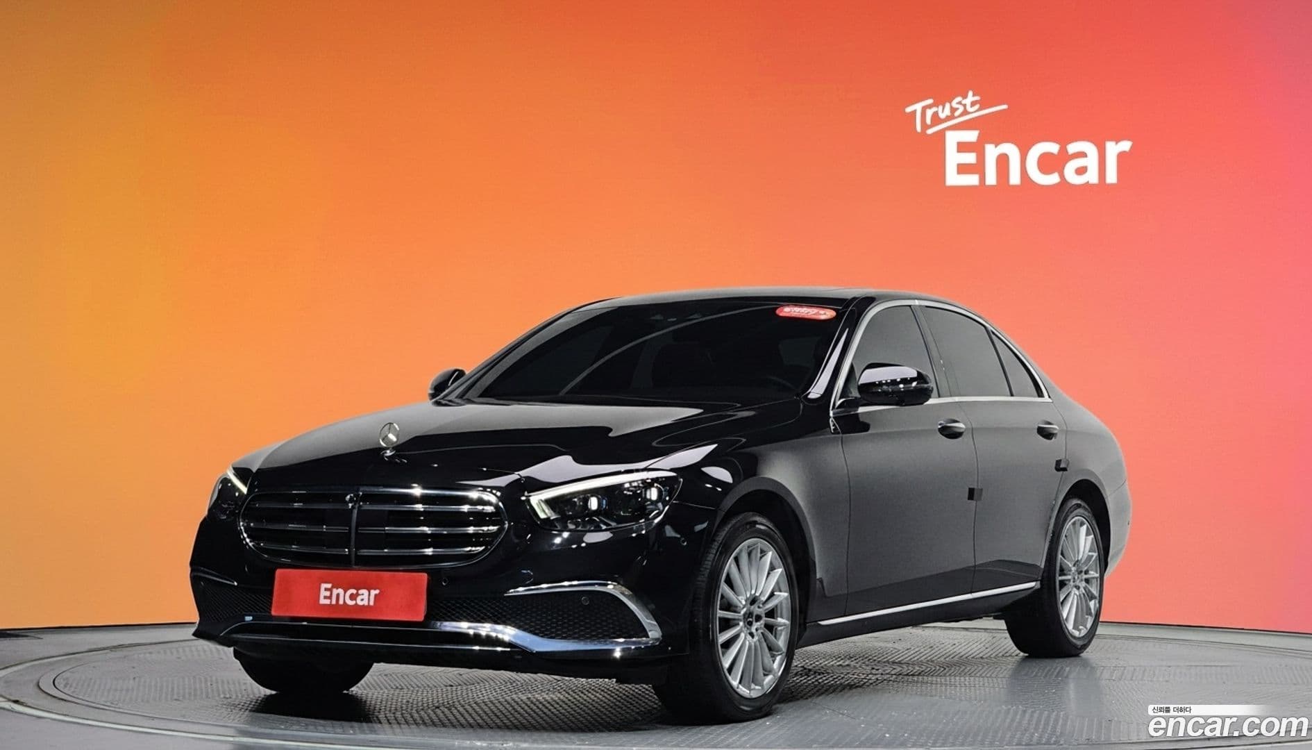 Main__Slider__Photo:E-Class Mercedes-Benz 2022.0-0