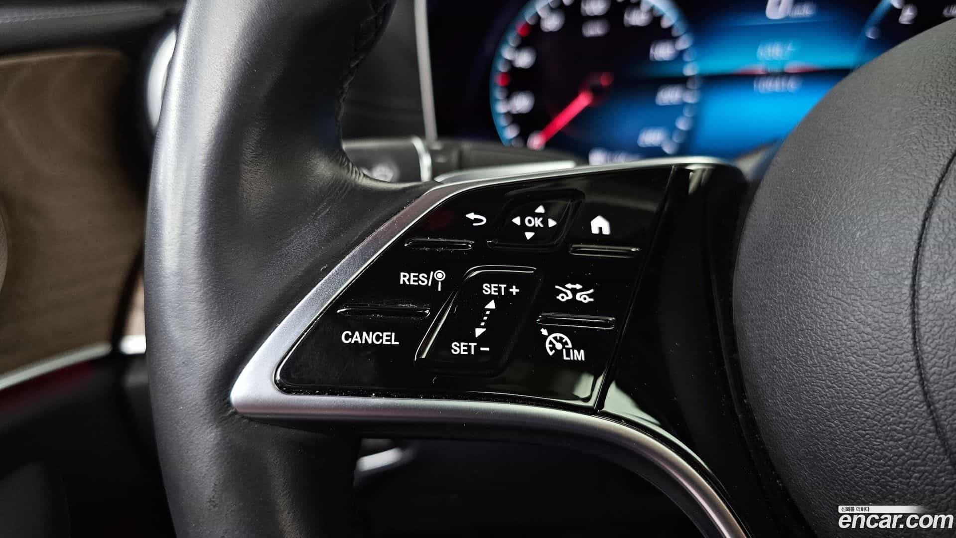 E-Class Mercedes-Benz 2022.0-OPTION-043