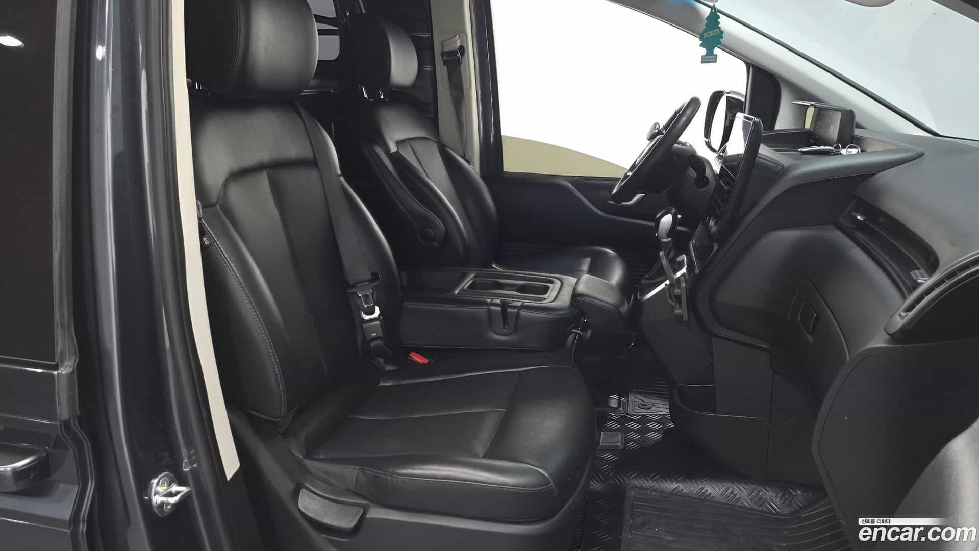 Staria Hyundai 2022.5-OPTION-016